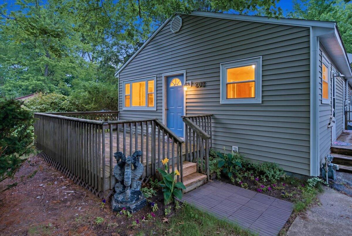 203 S Clinton Street New Buffalo MI 49117