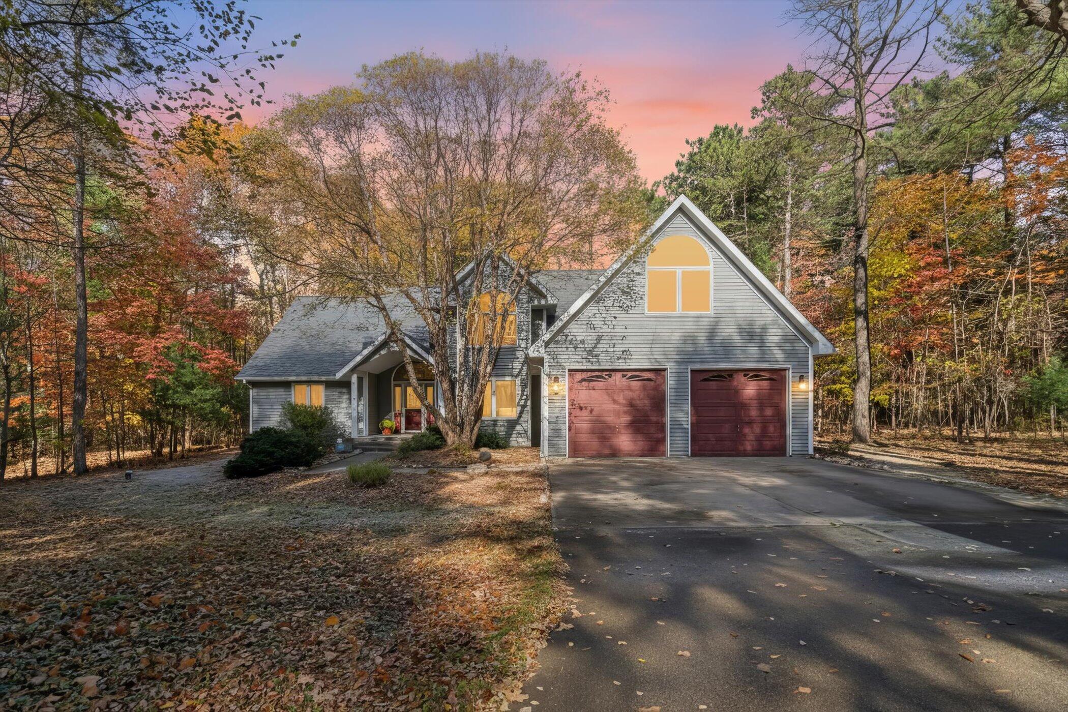 2335 Forest Trail Circle Fennville MI 49408