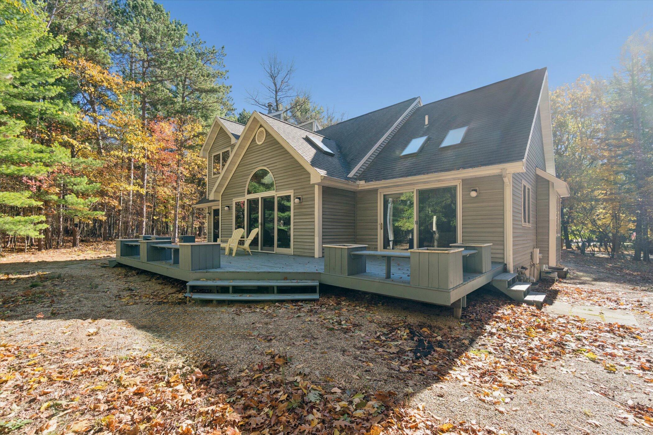 2335 Forest Trail Circle Fennville MI 49408