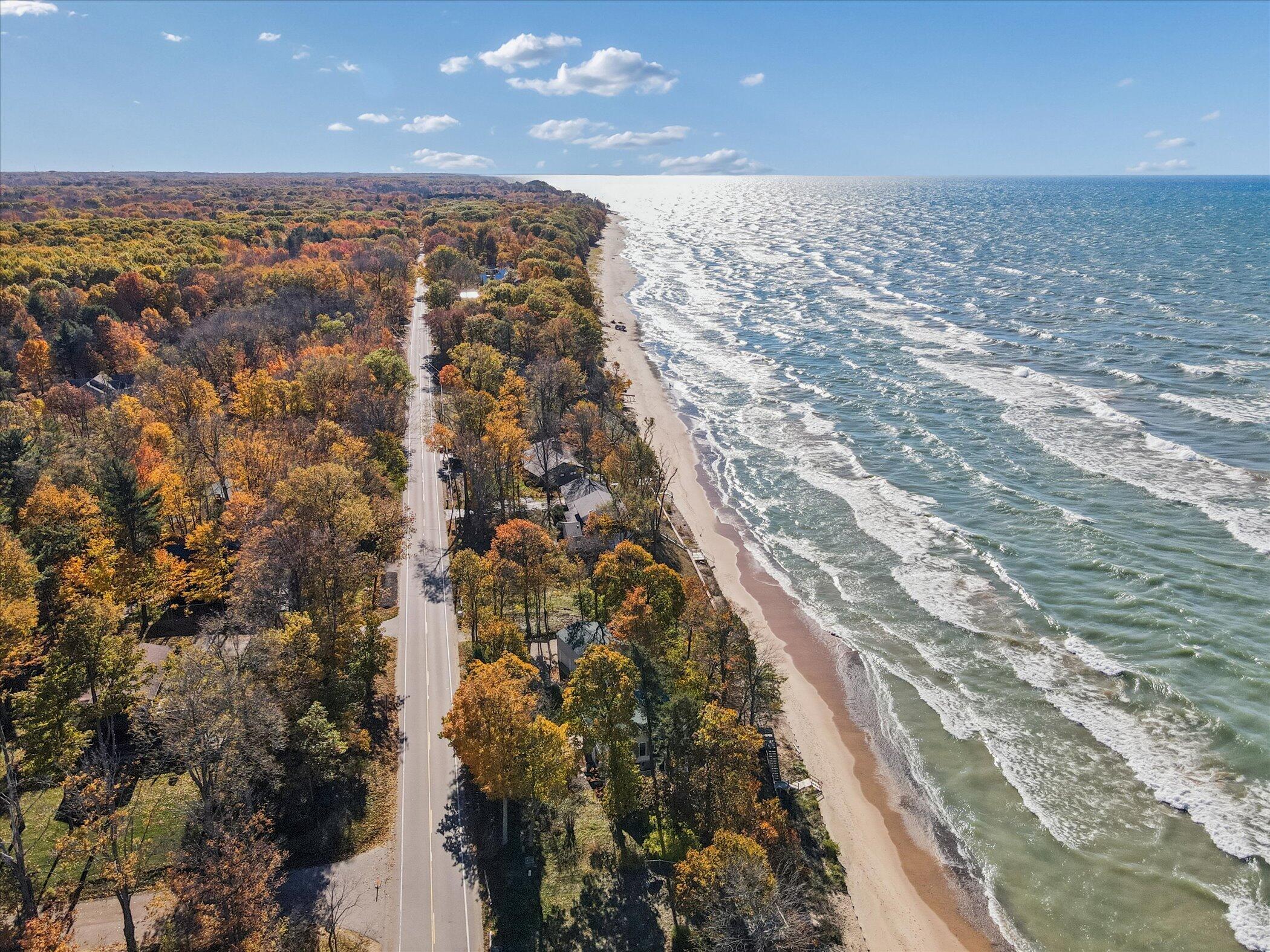 2335 Forest Trail Circle Fennville MI 49408