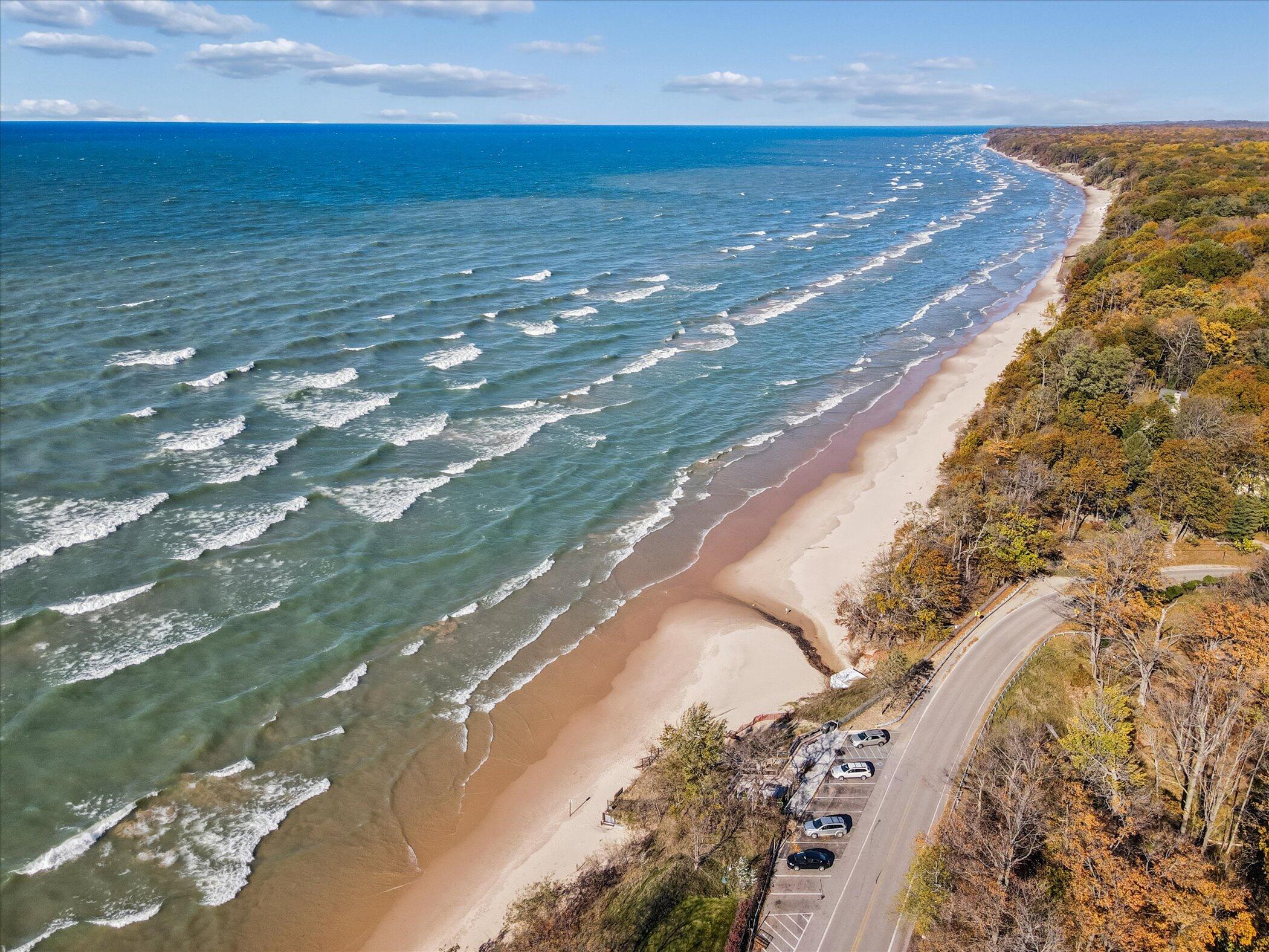 2335 Forest Trail Circle Fennville MI 49408