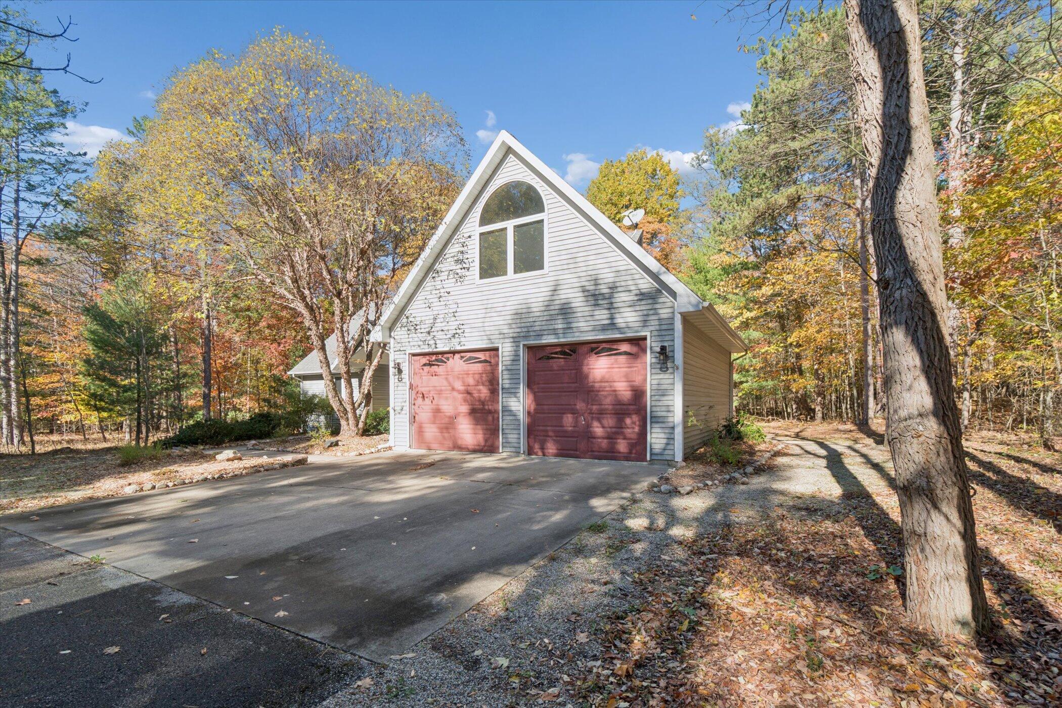 2335 Forest Trail Circle Fennville MI 49408