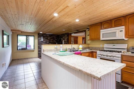 3175 Strand Road Muskegon MI 49445