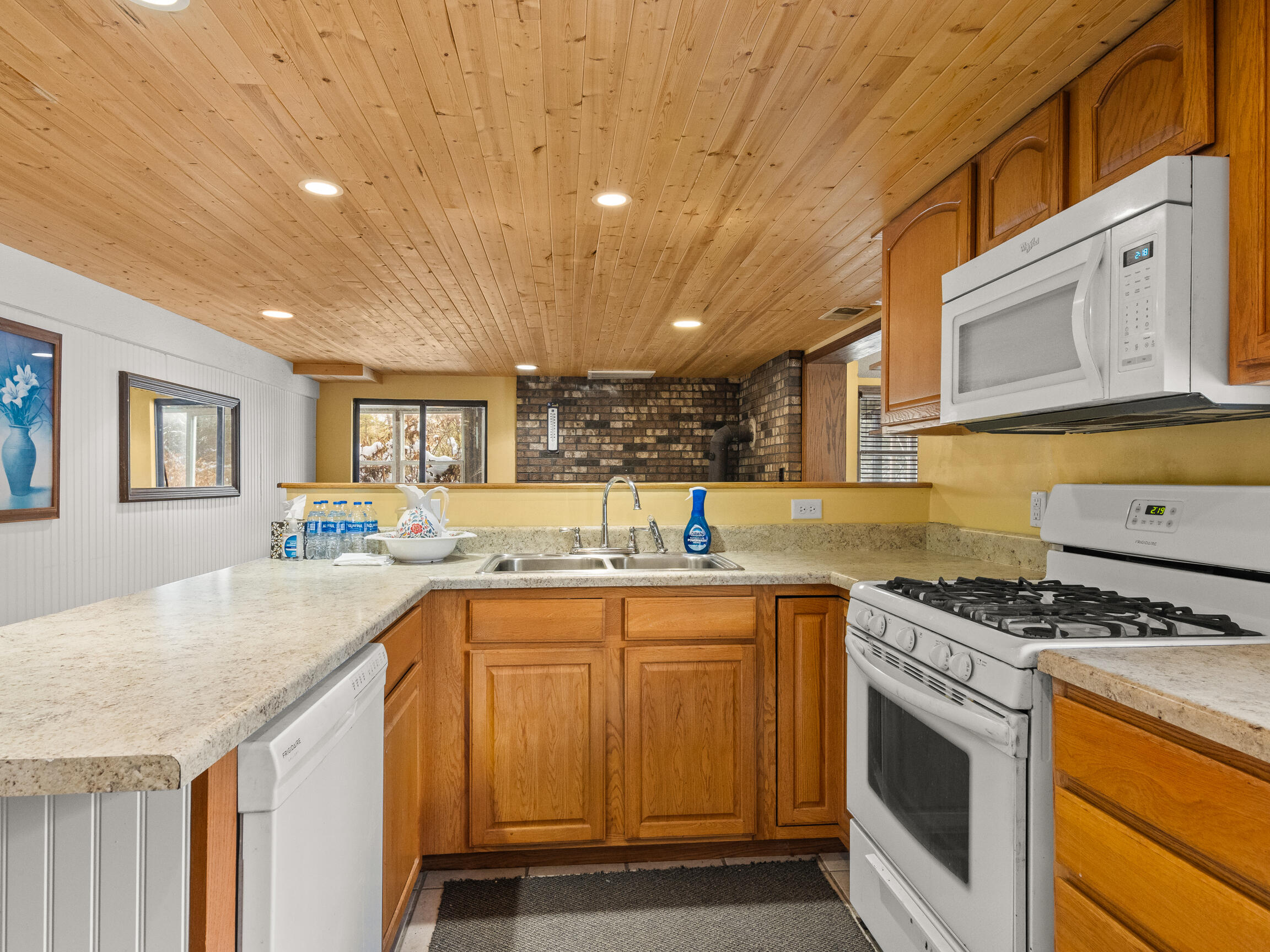 3175 Strand Road Muskegon MI 49445
