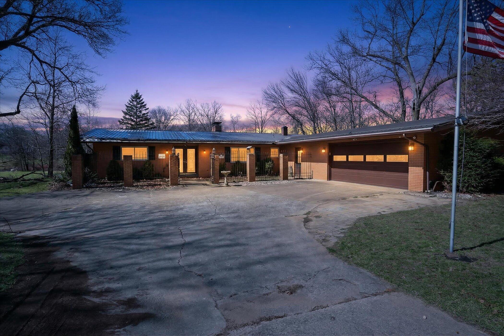 70506 Sunrise Drive Edwardsburg MI 49112
