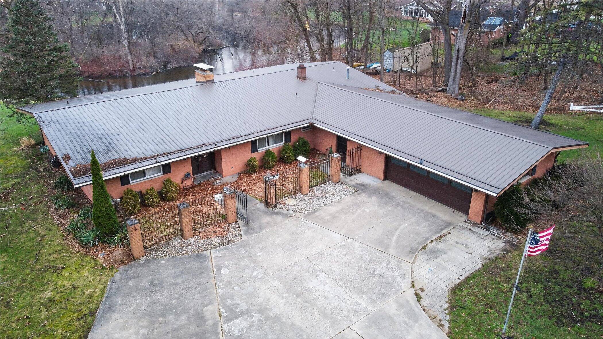 70506 Sunrise Drive Edwardsburg MI 49112