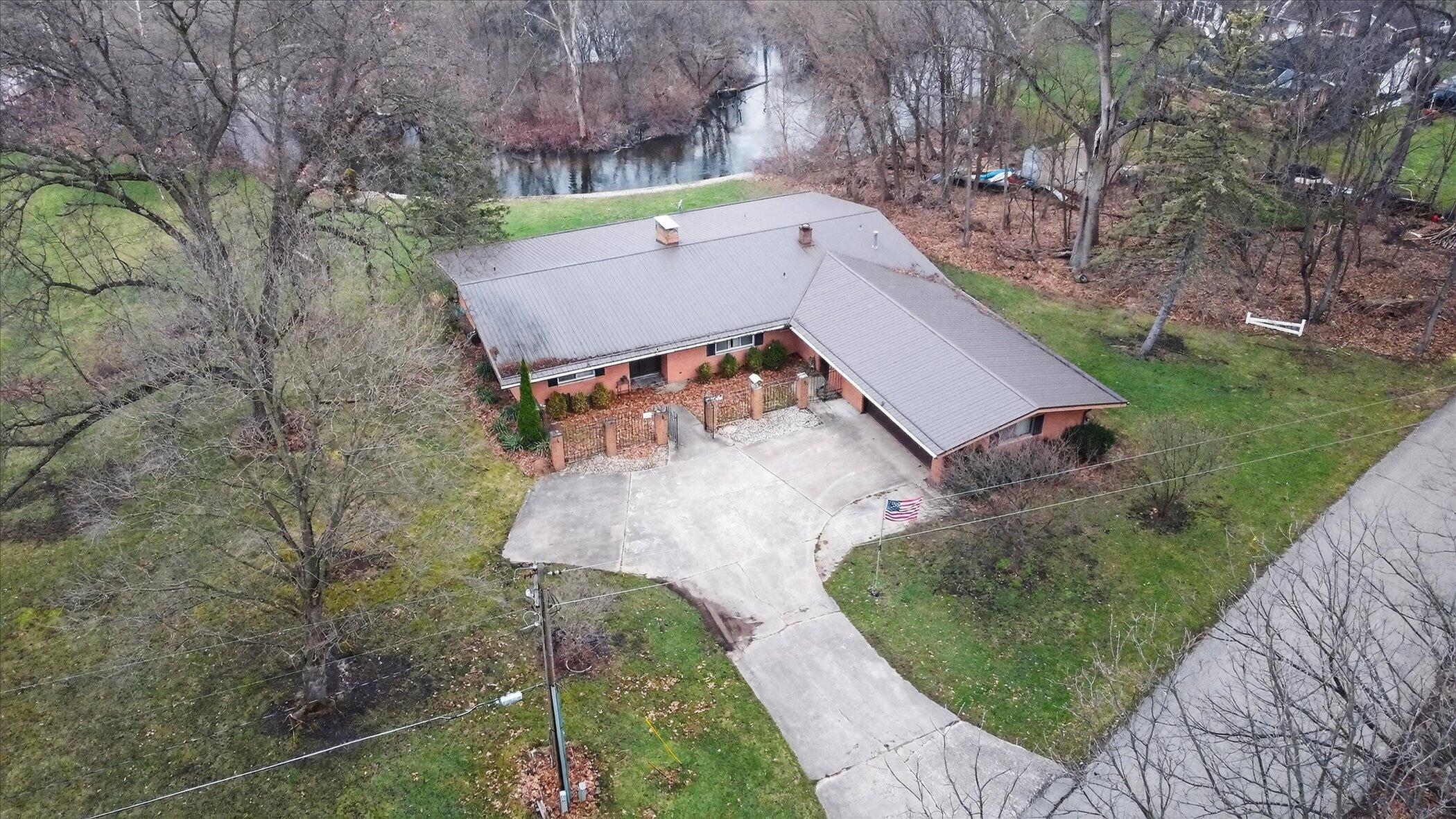 70506 Sunrise Drive Edwardsburg MI 49112
