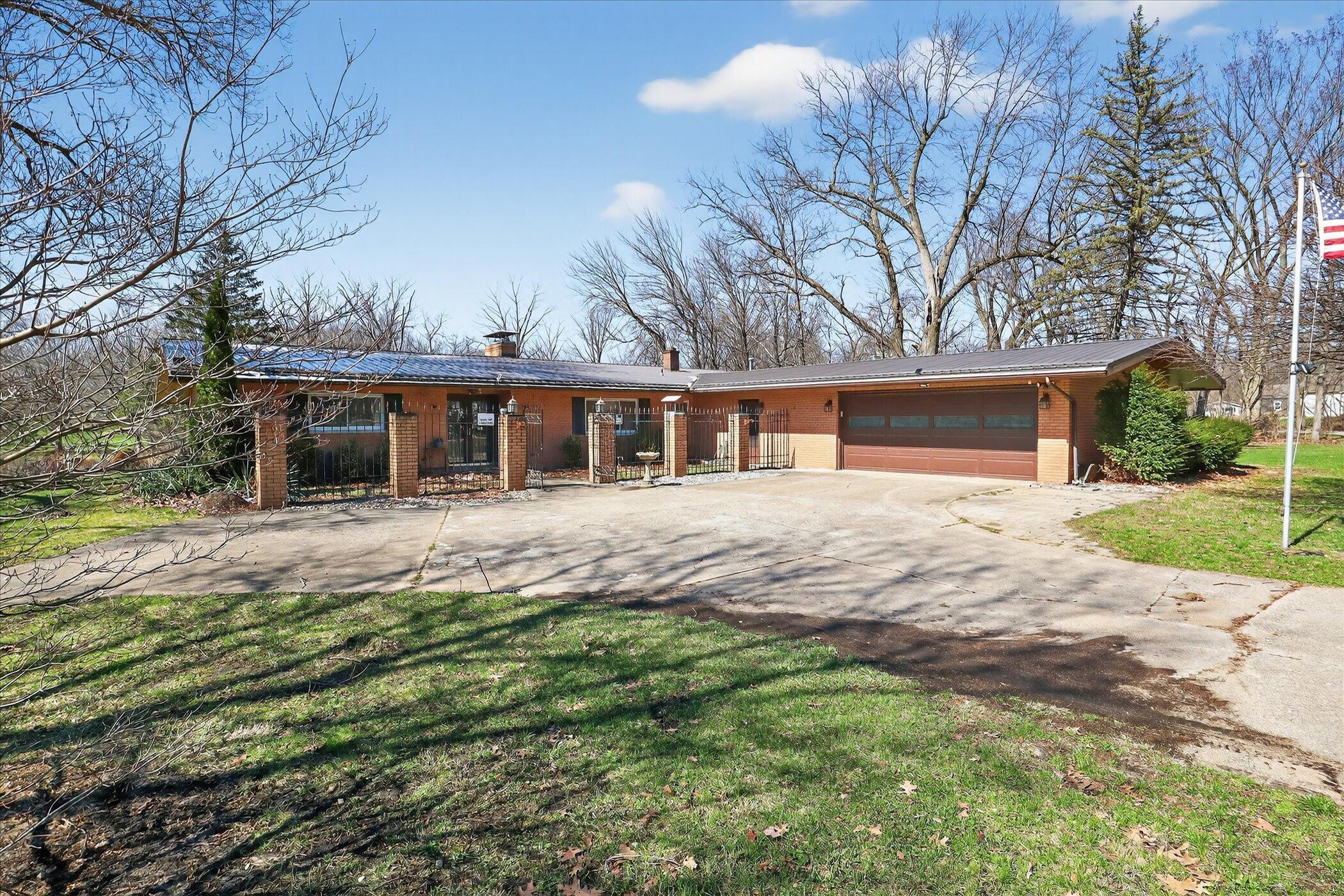 70506 Sunrise Drive Edwardsburg MI 49112