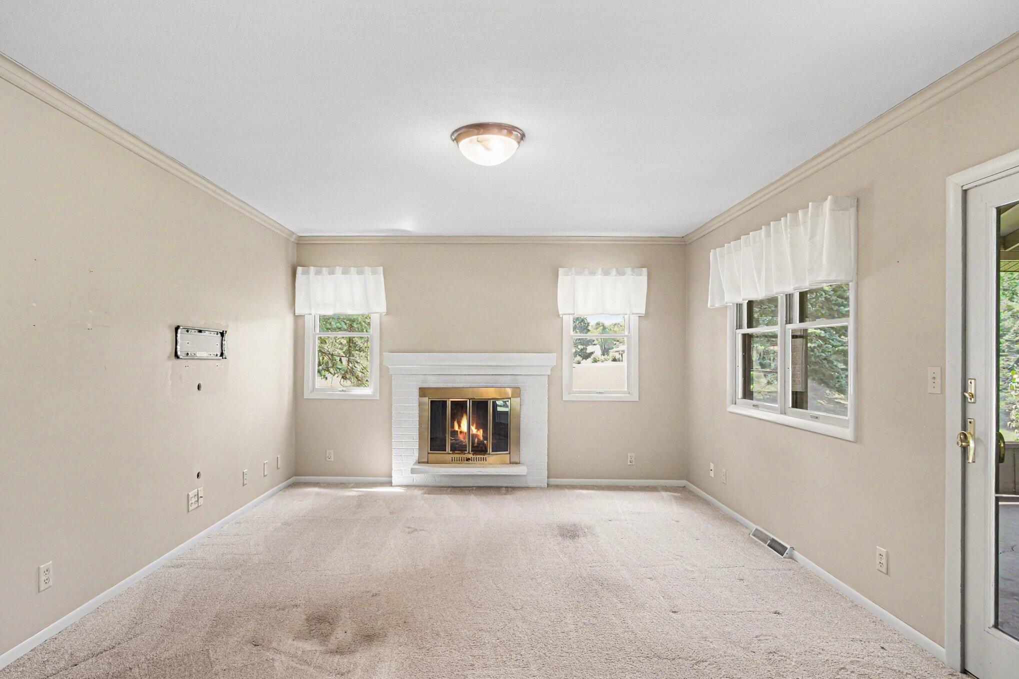 9941 Courtland Drive NE Rockford MI 49341
