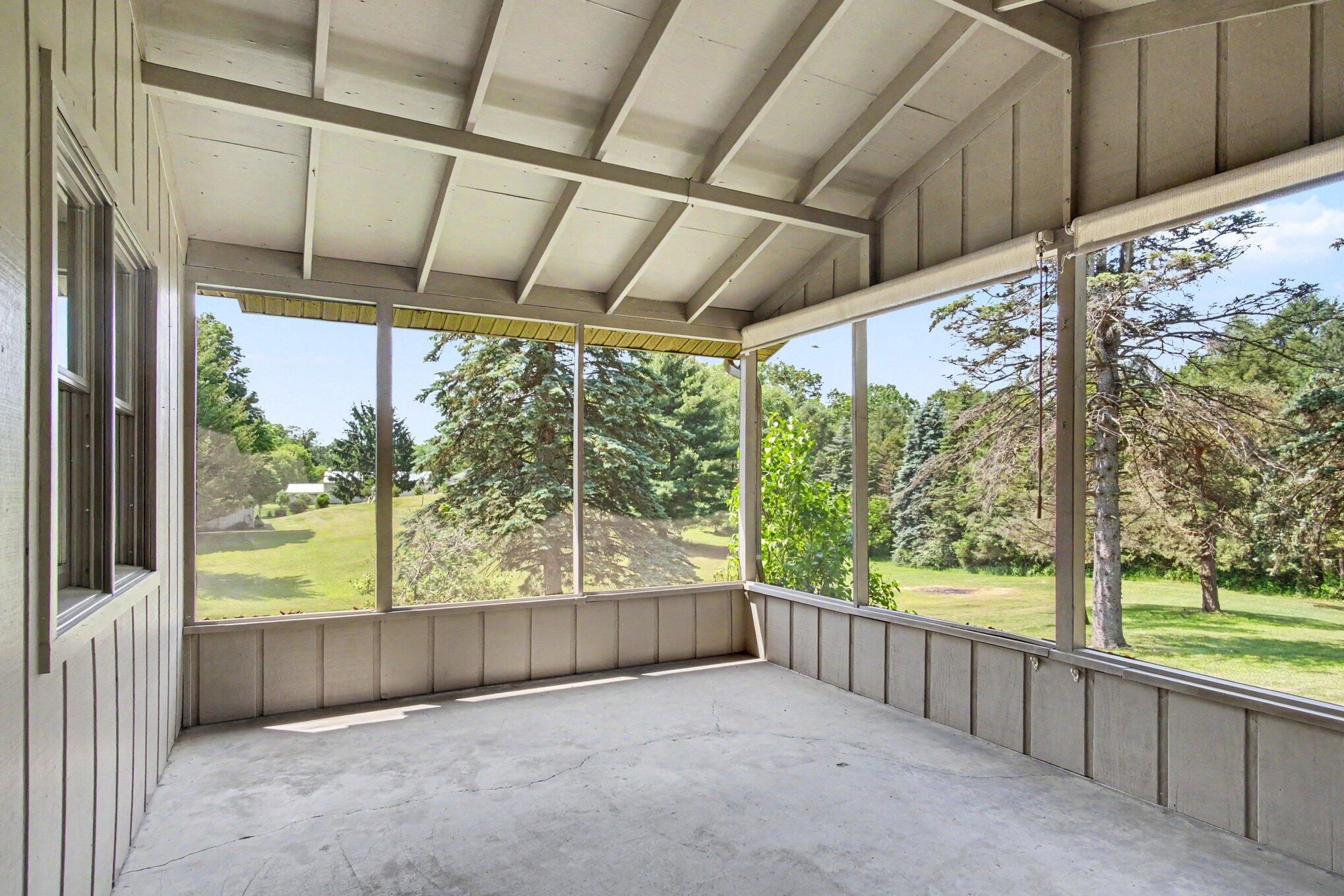 9941 Courtland Drive NE Rockford MI 49341
