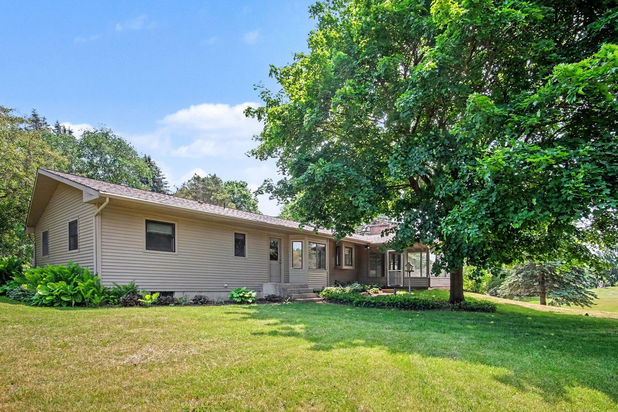 9941 Courtland Drive NE Rockford MI 49341
