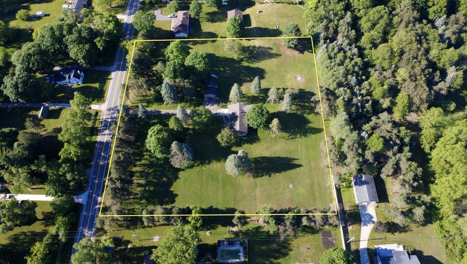 9941 Courtland Drive NE Rockford MI 49341