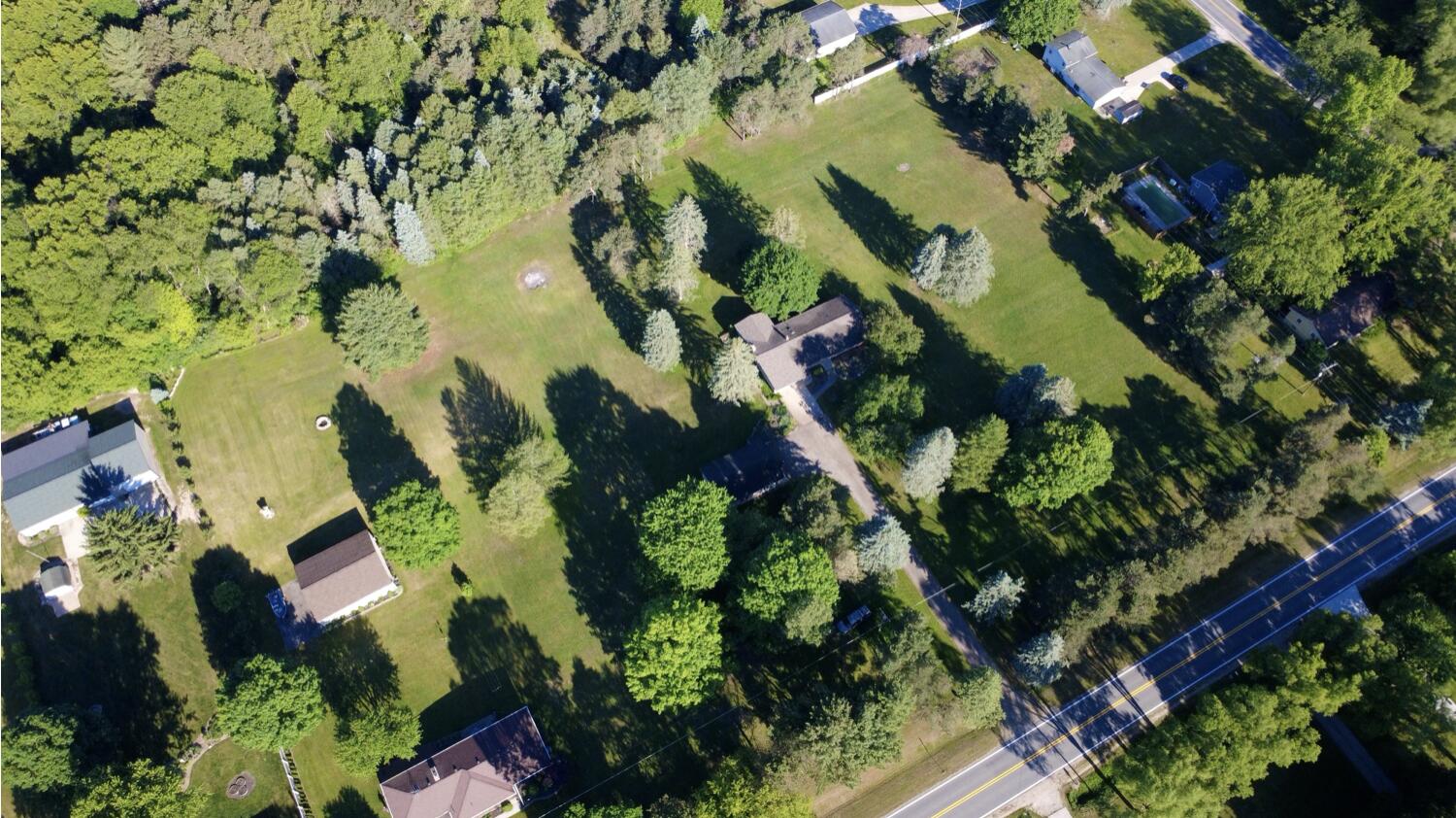9941 Courtland Drive NE Rockford MI 49341