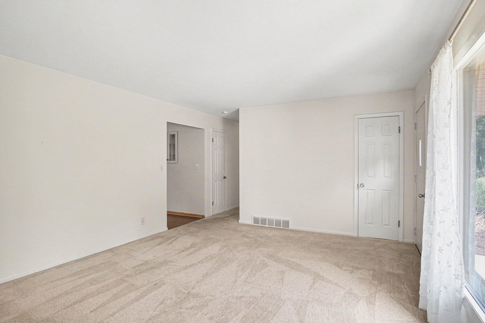 9941 Courtland Drive NE Rockford MI 49341