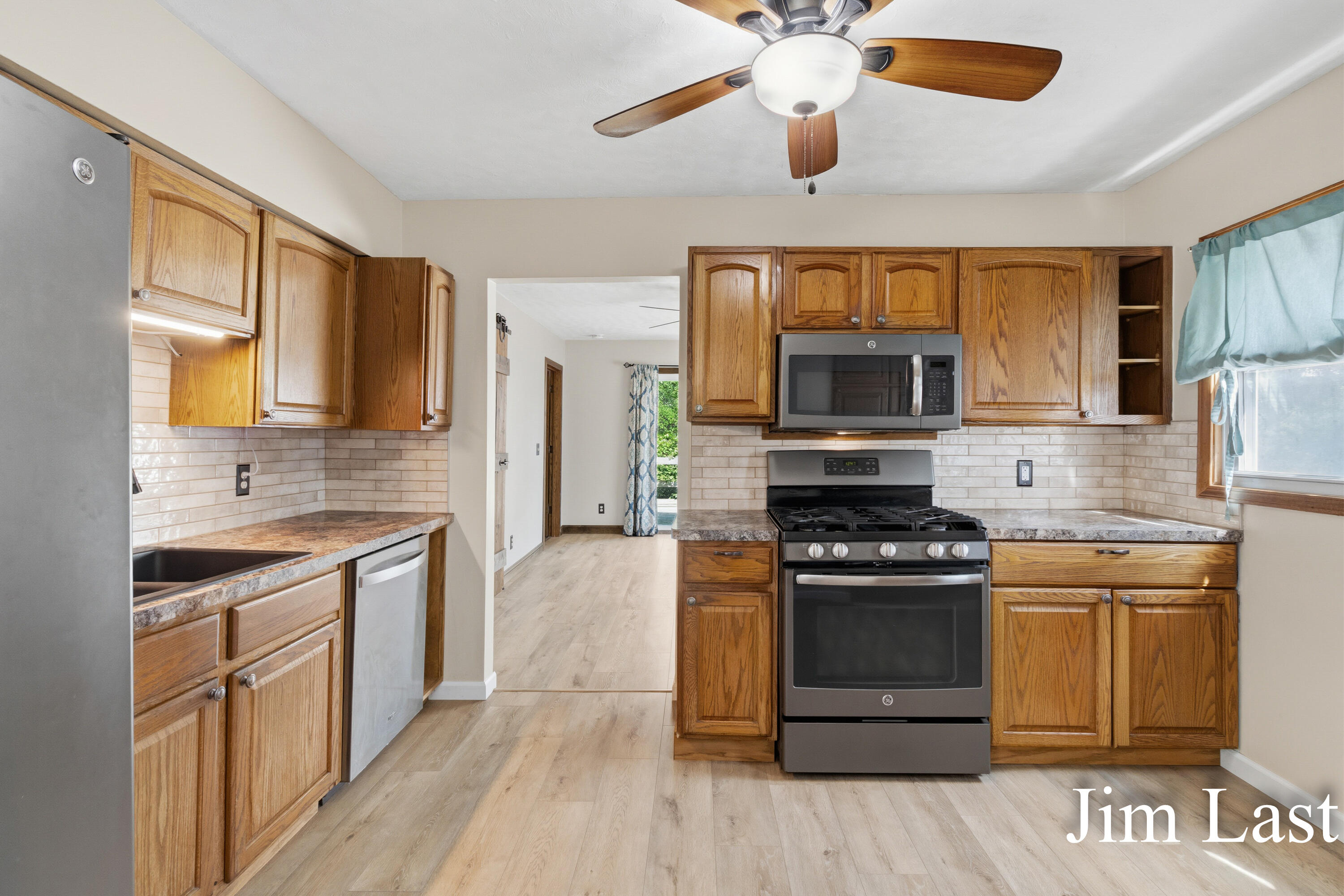 933 Barbara Street NW Grand Rapids MI 49544