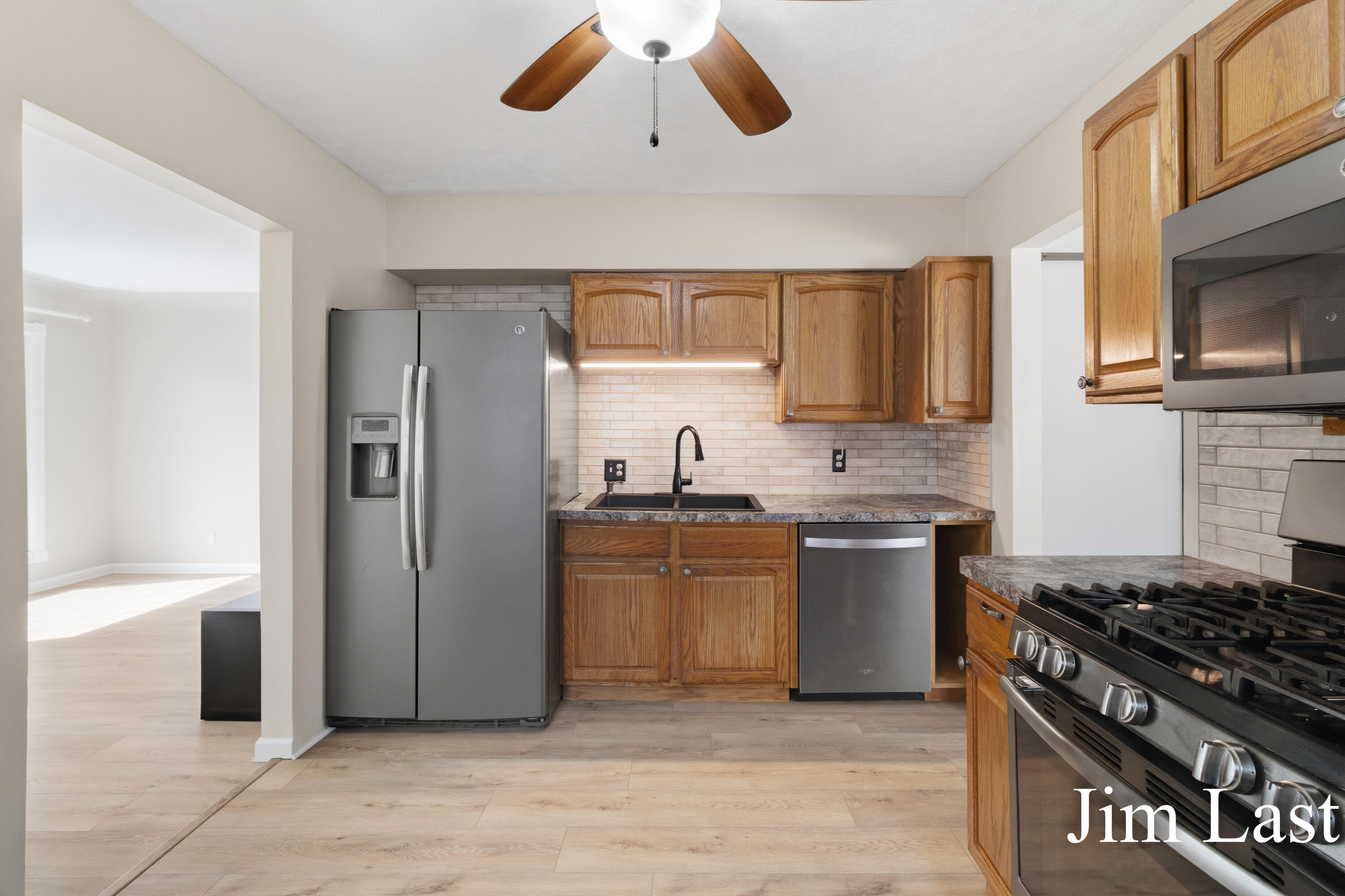 933 Barbara Street NW Grand Rapids MI 49544