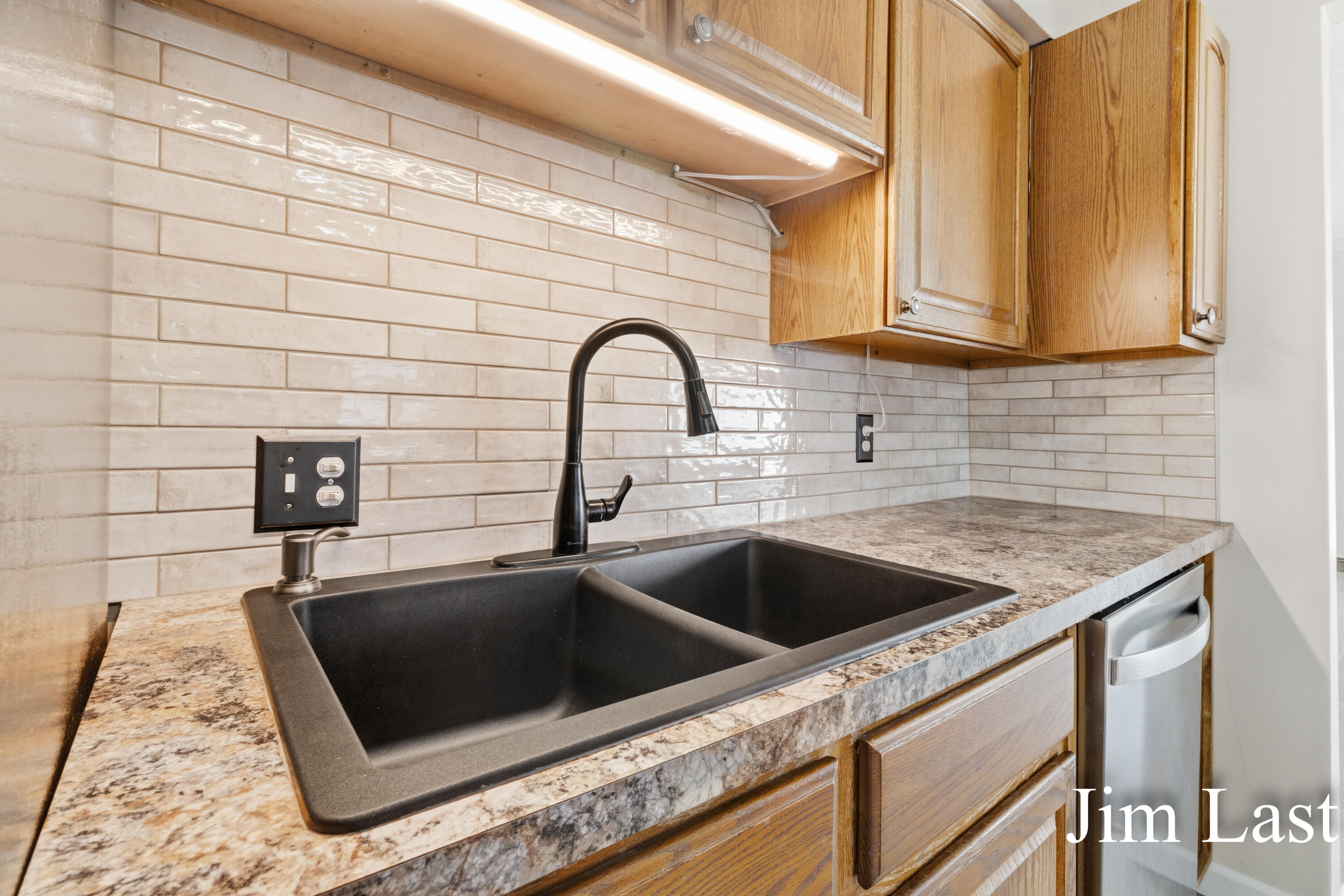 933 Barbara Street NW Grand Rapids MI 49544