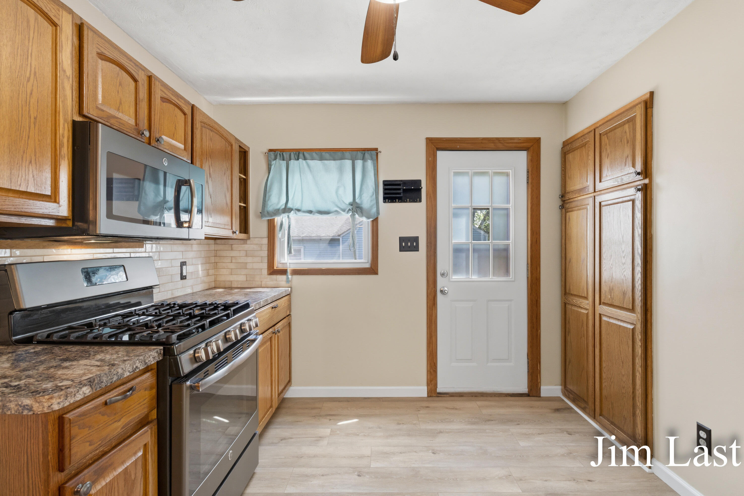 933 Barbara Street NW Grand Rapids MI 49544
