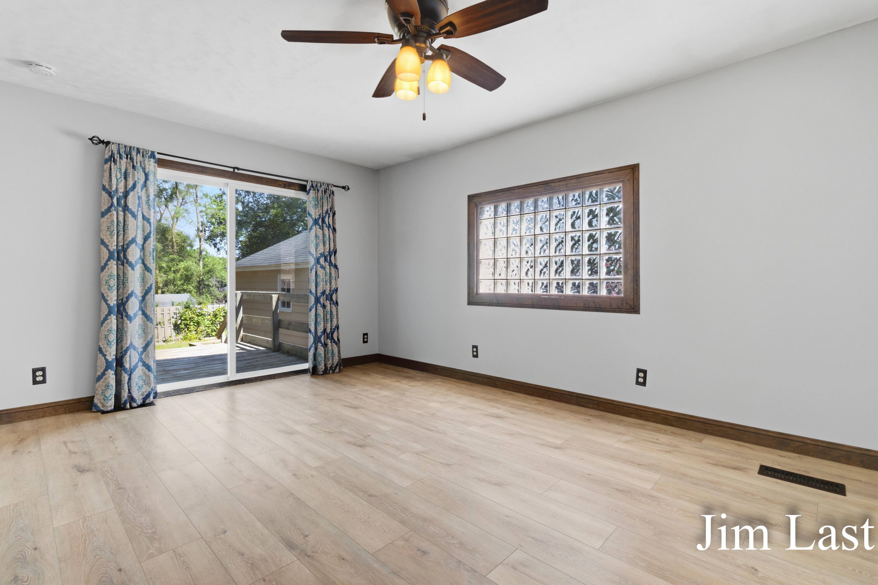 933 Barbara Street NW Grand Rapids MI 49544