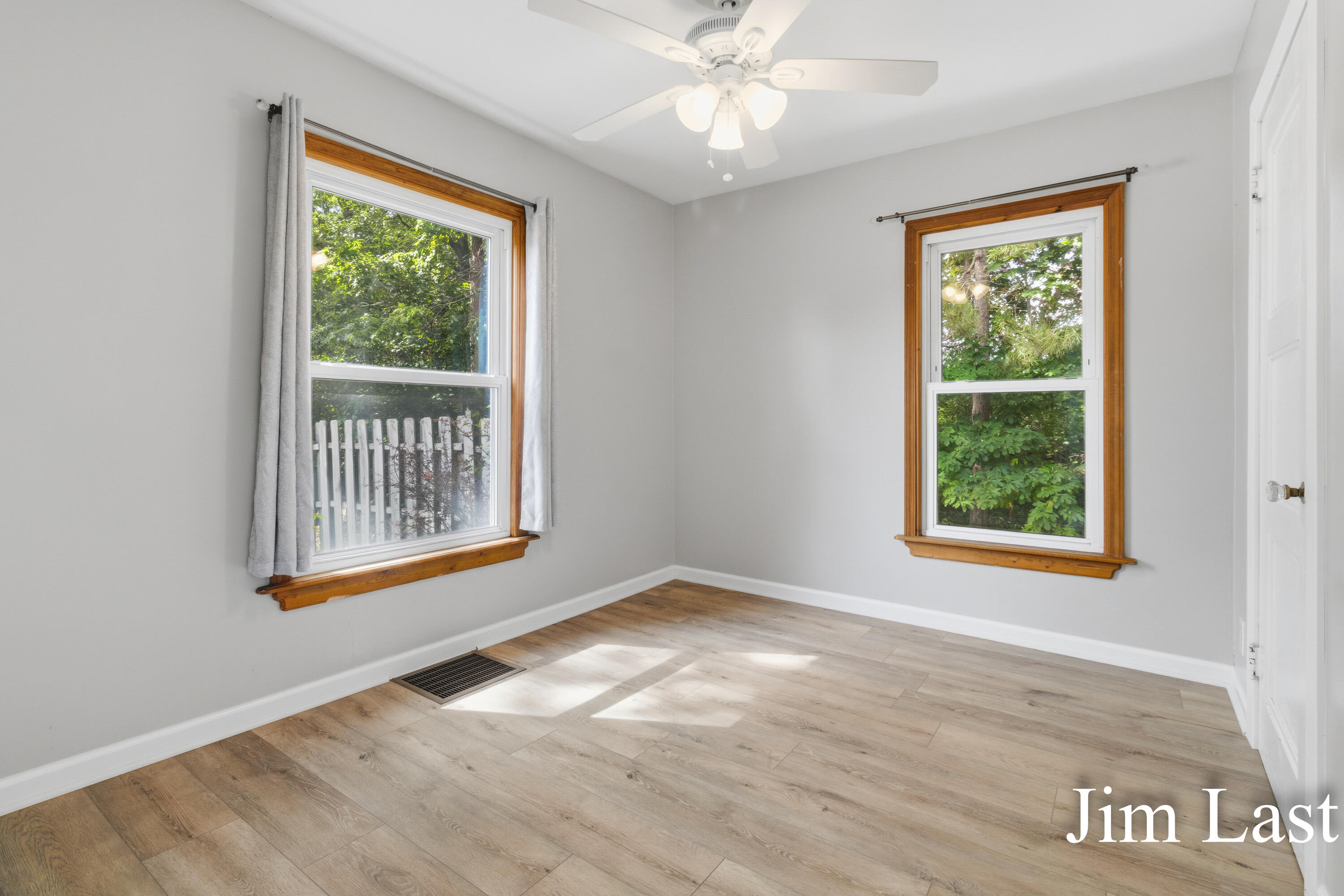 933 Barbara Street NW Grand Rapids MI 49544