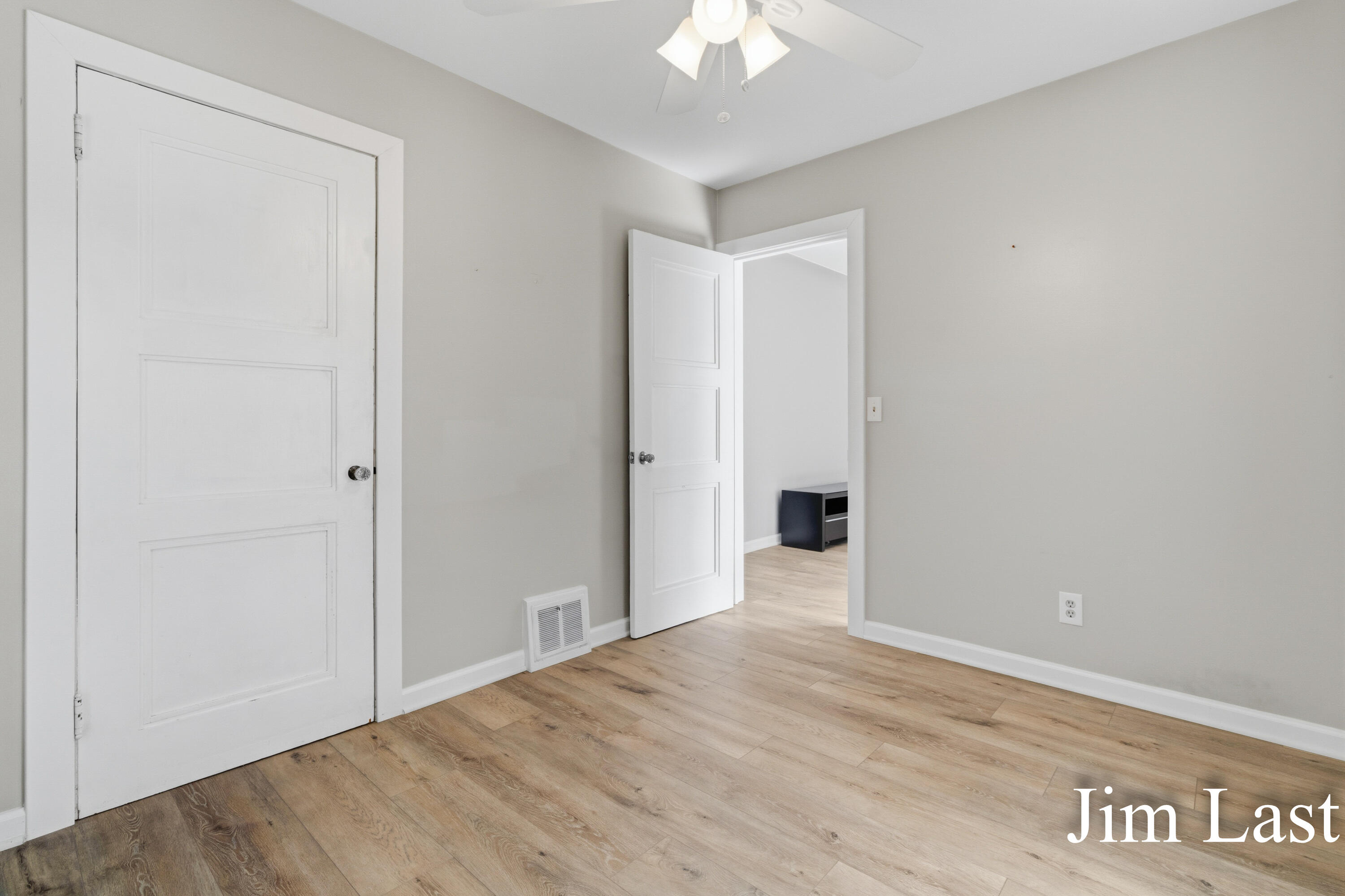 933 Barbara Street NW Grand Rapids MI 49544