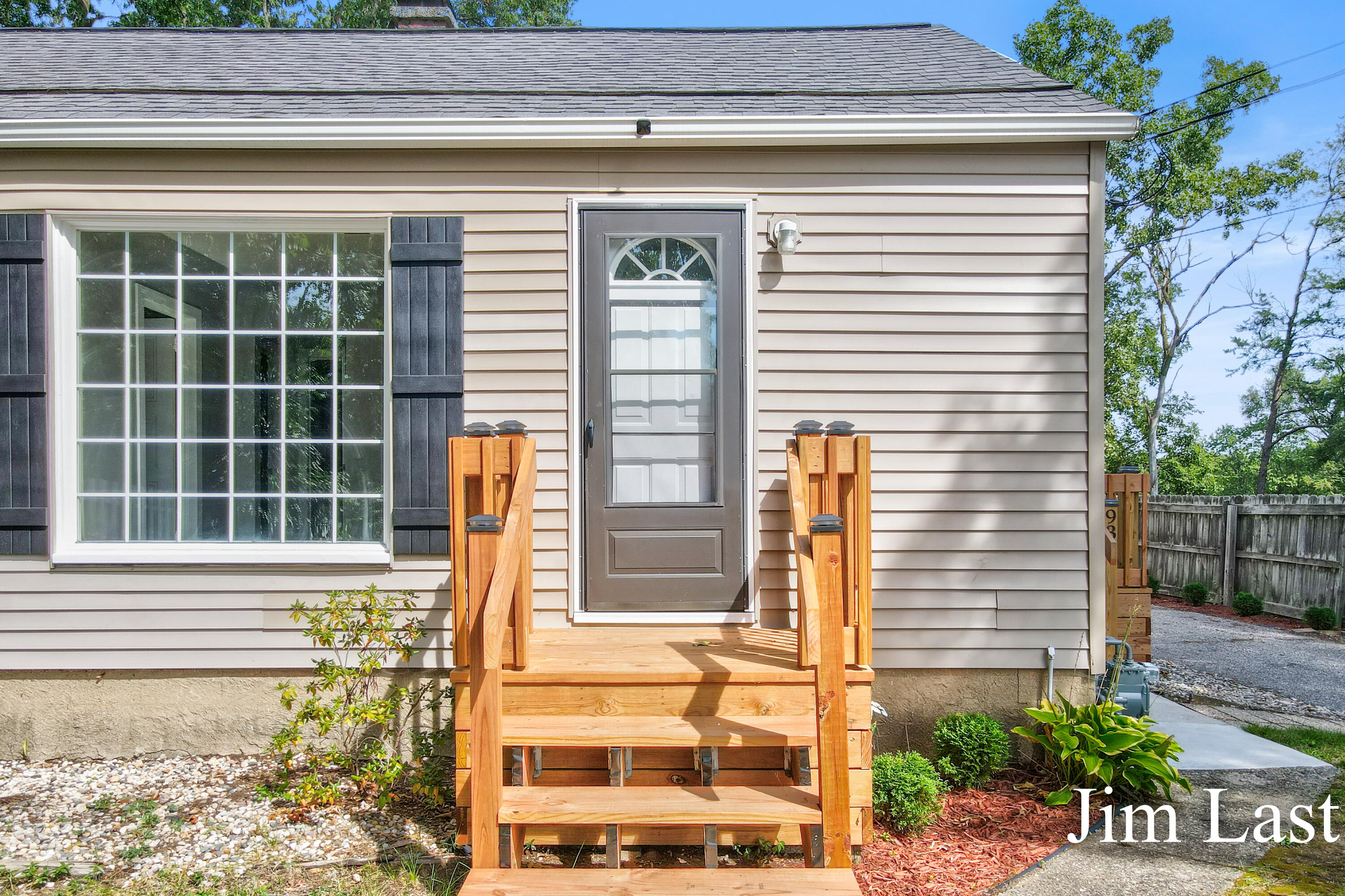 933 Barbara Street NW Grand Rapids MI 49544