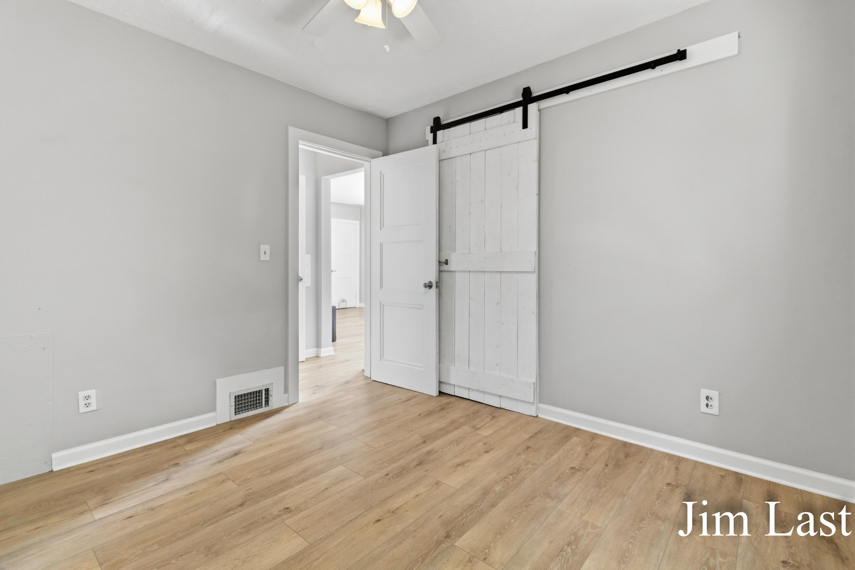 933 Barbara Street NW Grand Rapids MI 49544