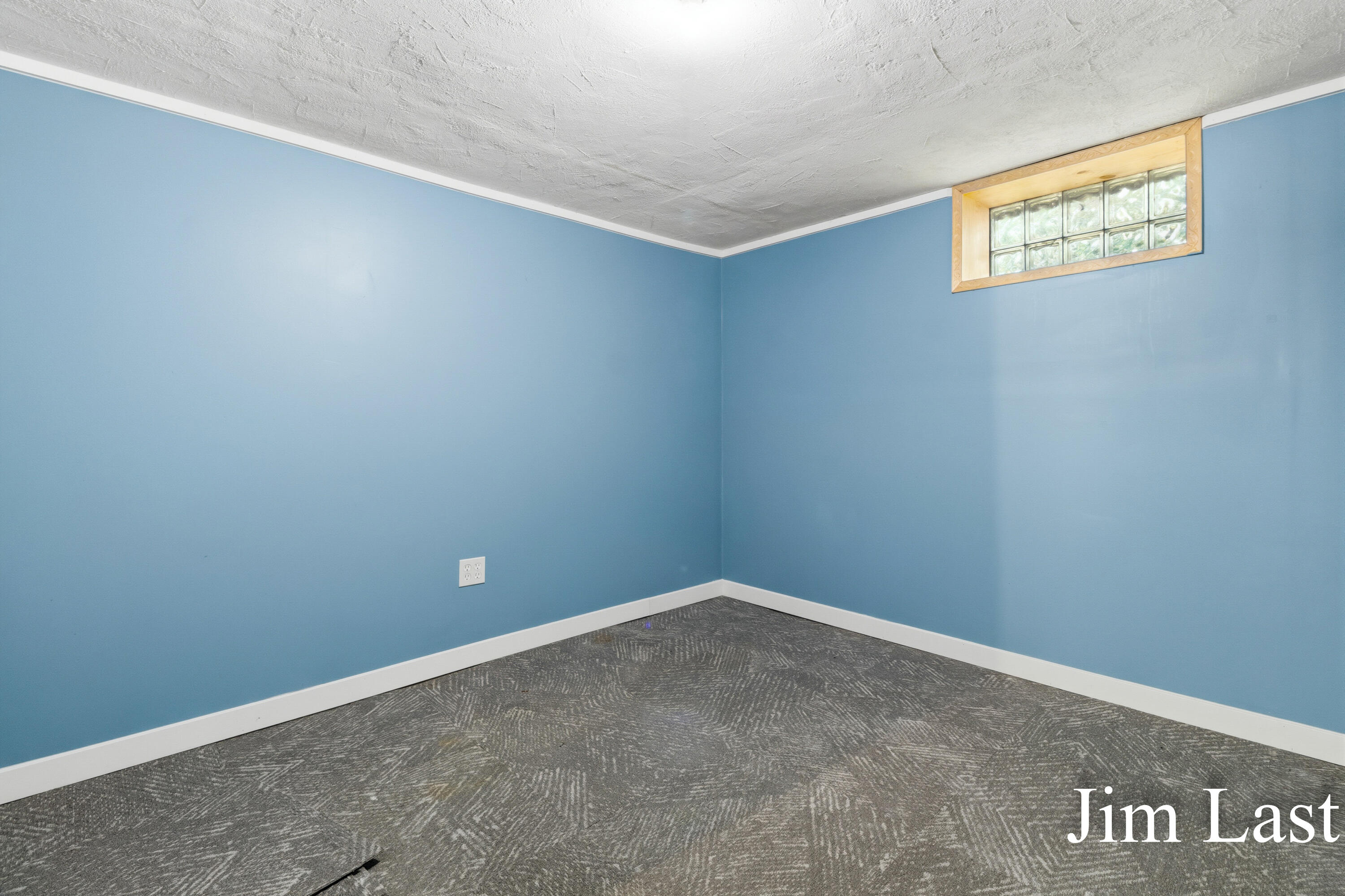 933 Barbara Street NW Grand Rapids MI 49544