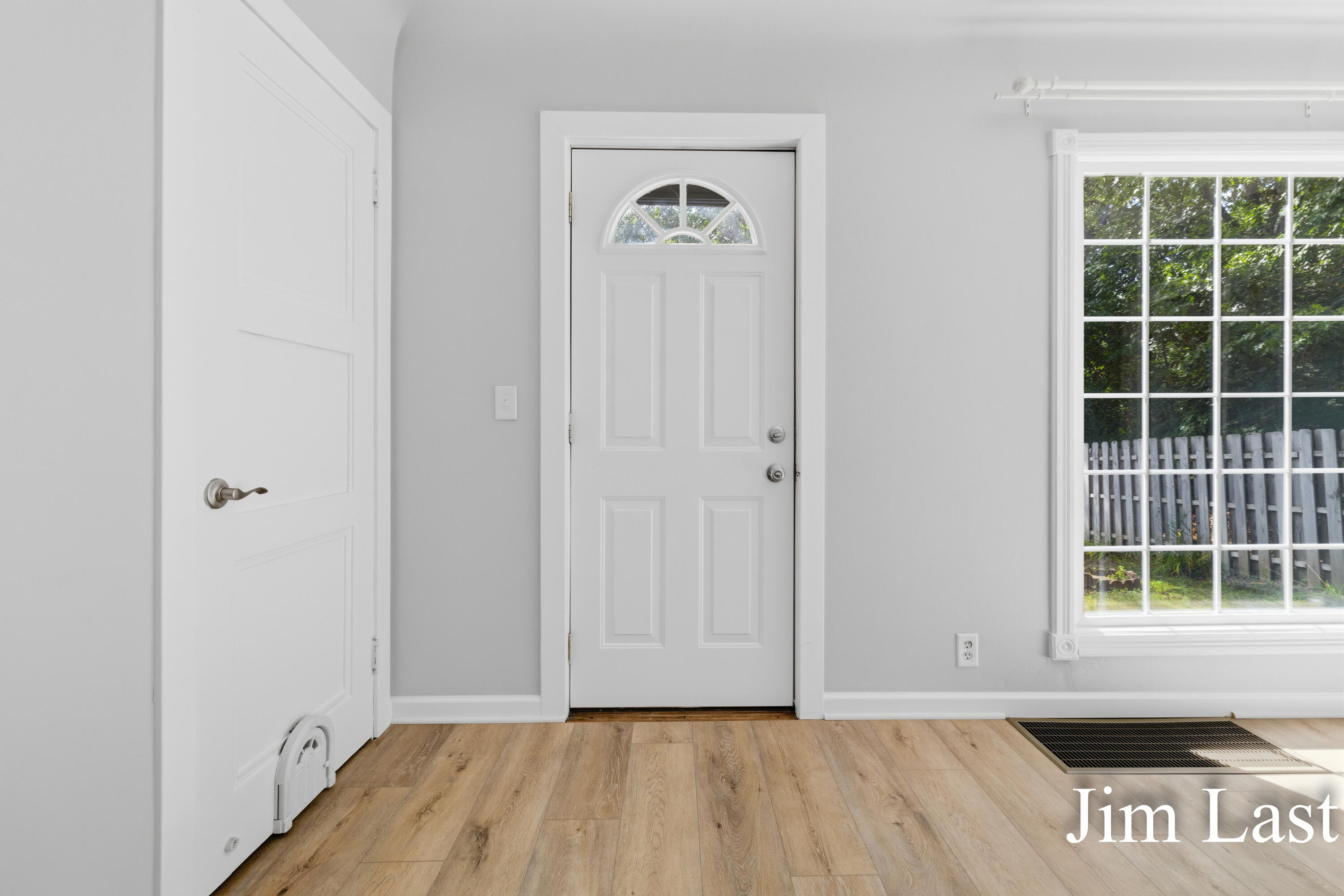 933 Barbara Street NW Grand Rapids MI 49544