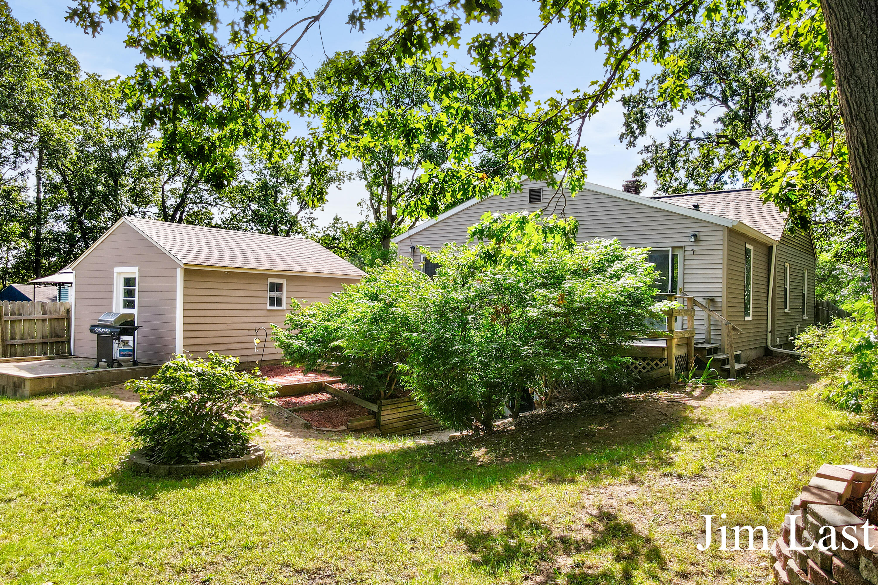 933 Barbara Street NW Grand Rapids MI 49544