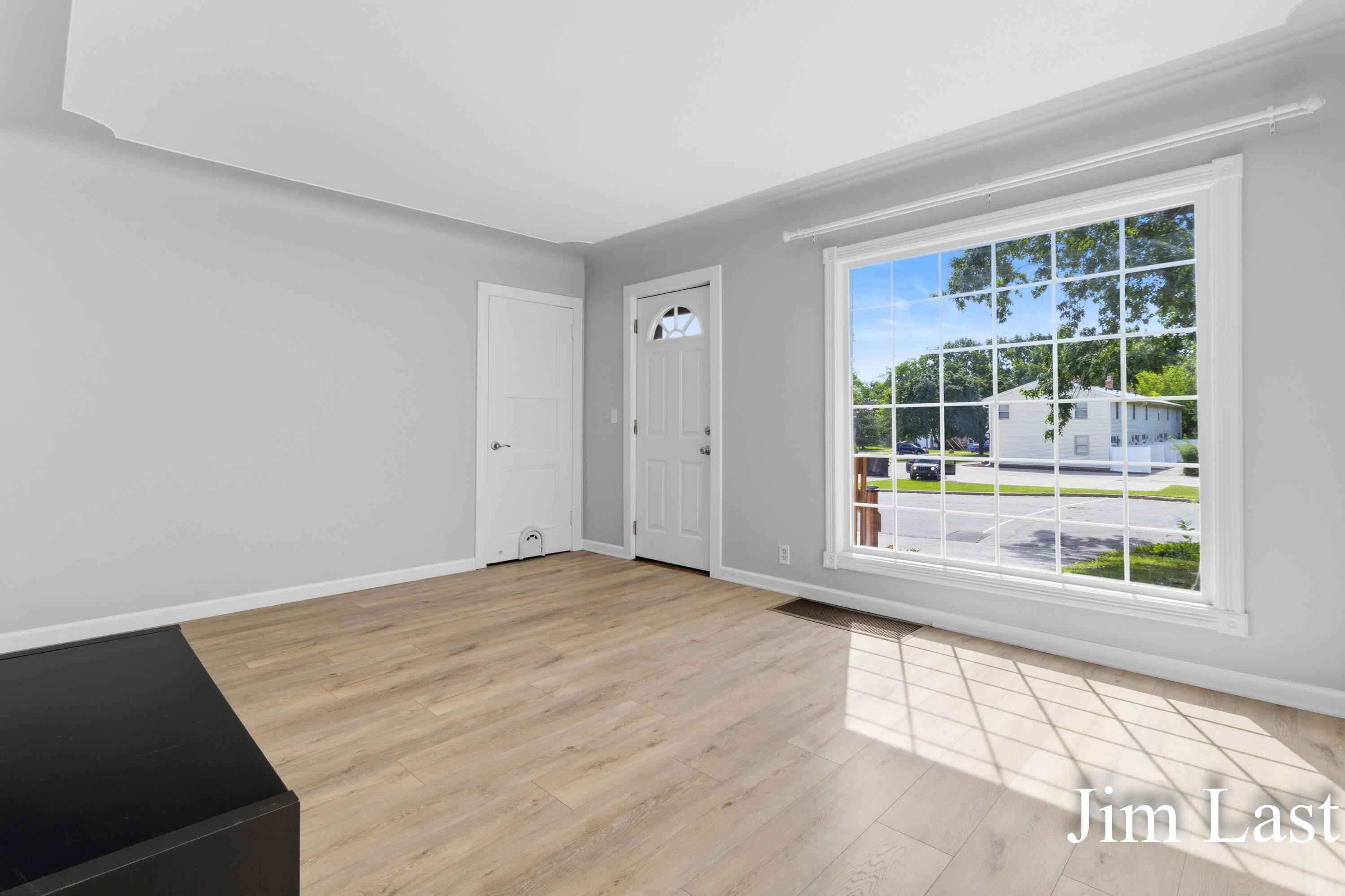933 Barbara Street NW Grand Rapids MI 49544