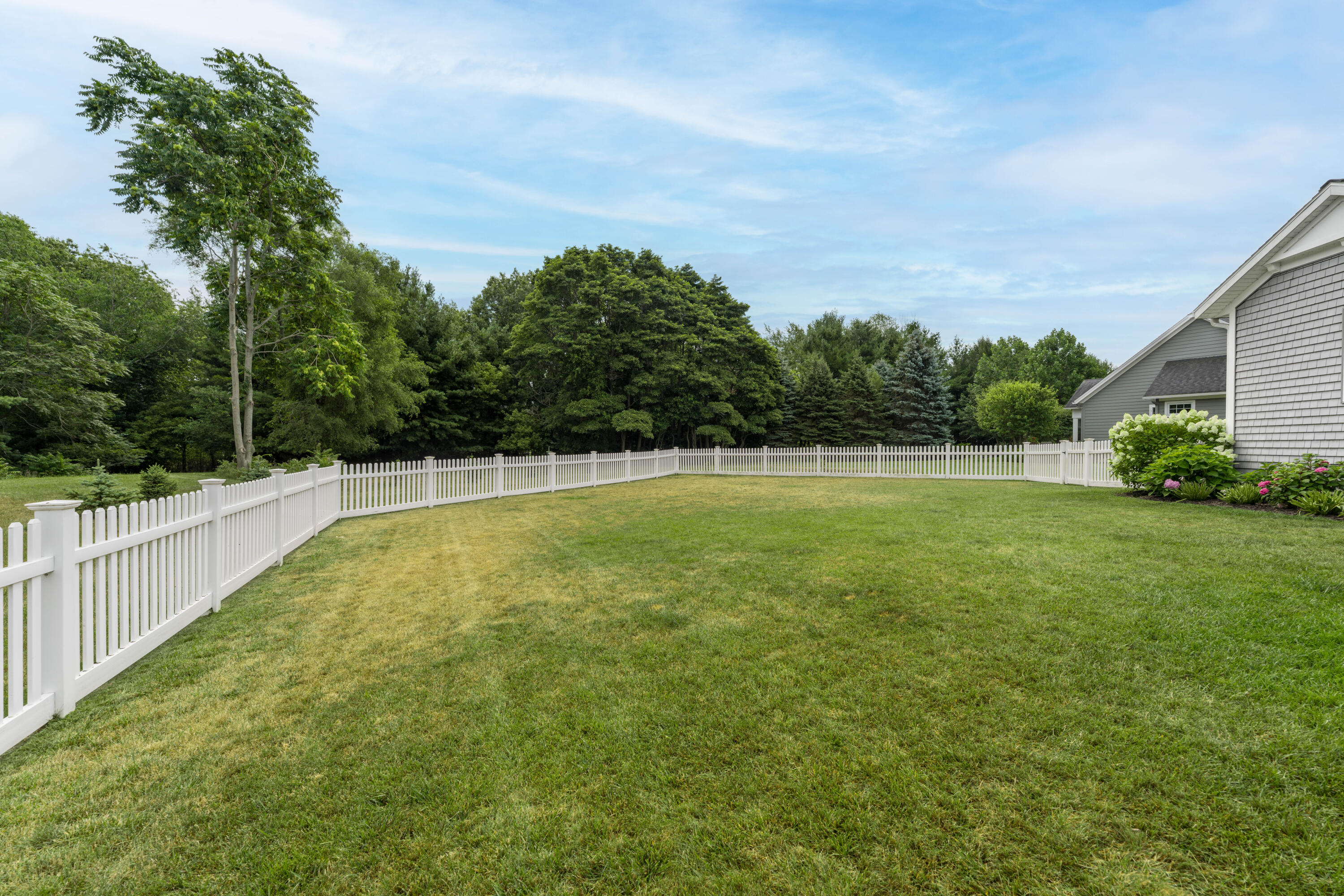 341 Parkside Lane Douglas MI 49406