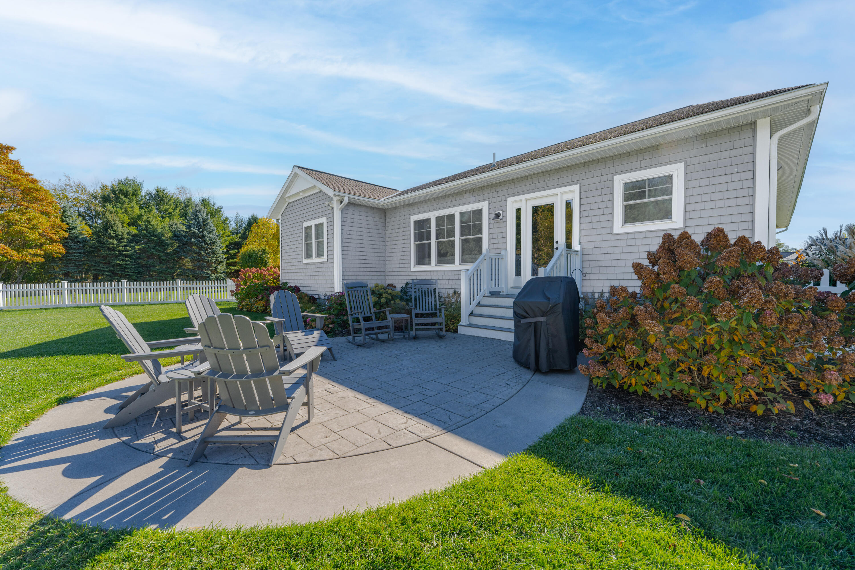 341 Parkside Lane Douglas MI 49406