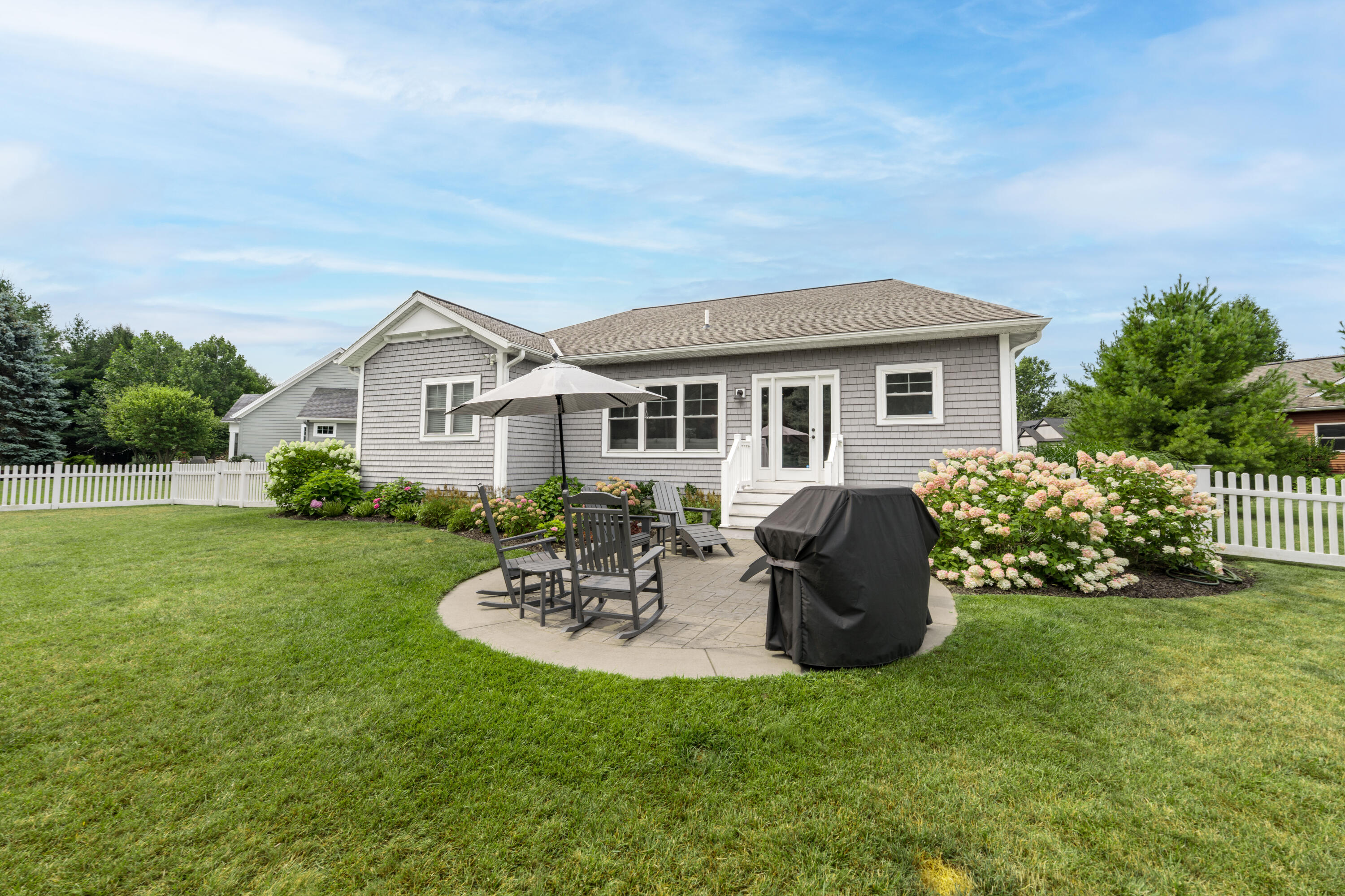 341 Parkside Lane Douglas MI 49406