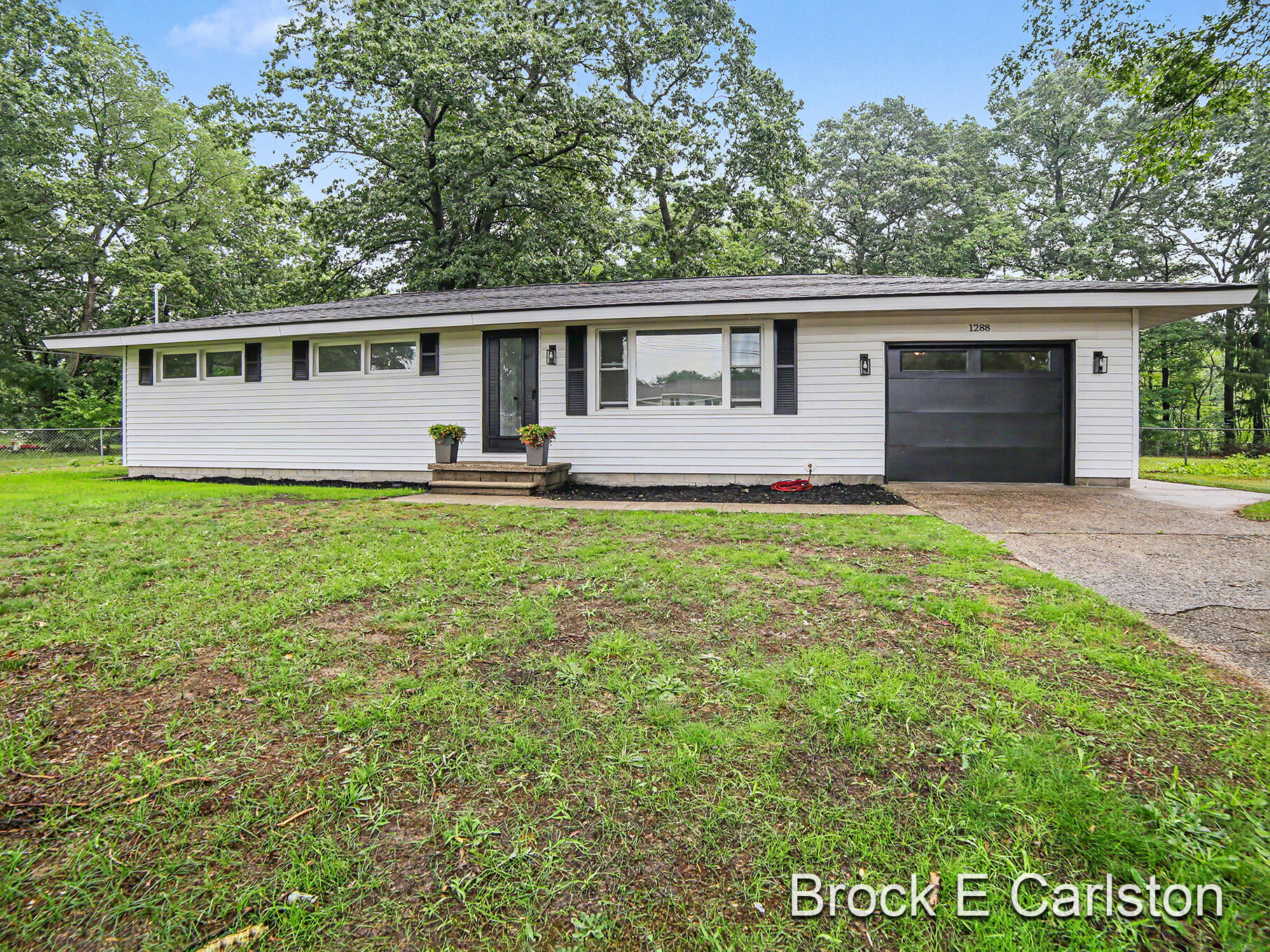 1288 Aspacia Street Muskegon MI 49445