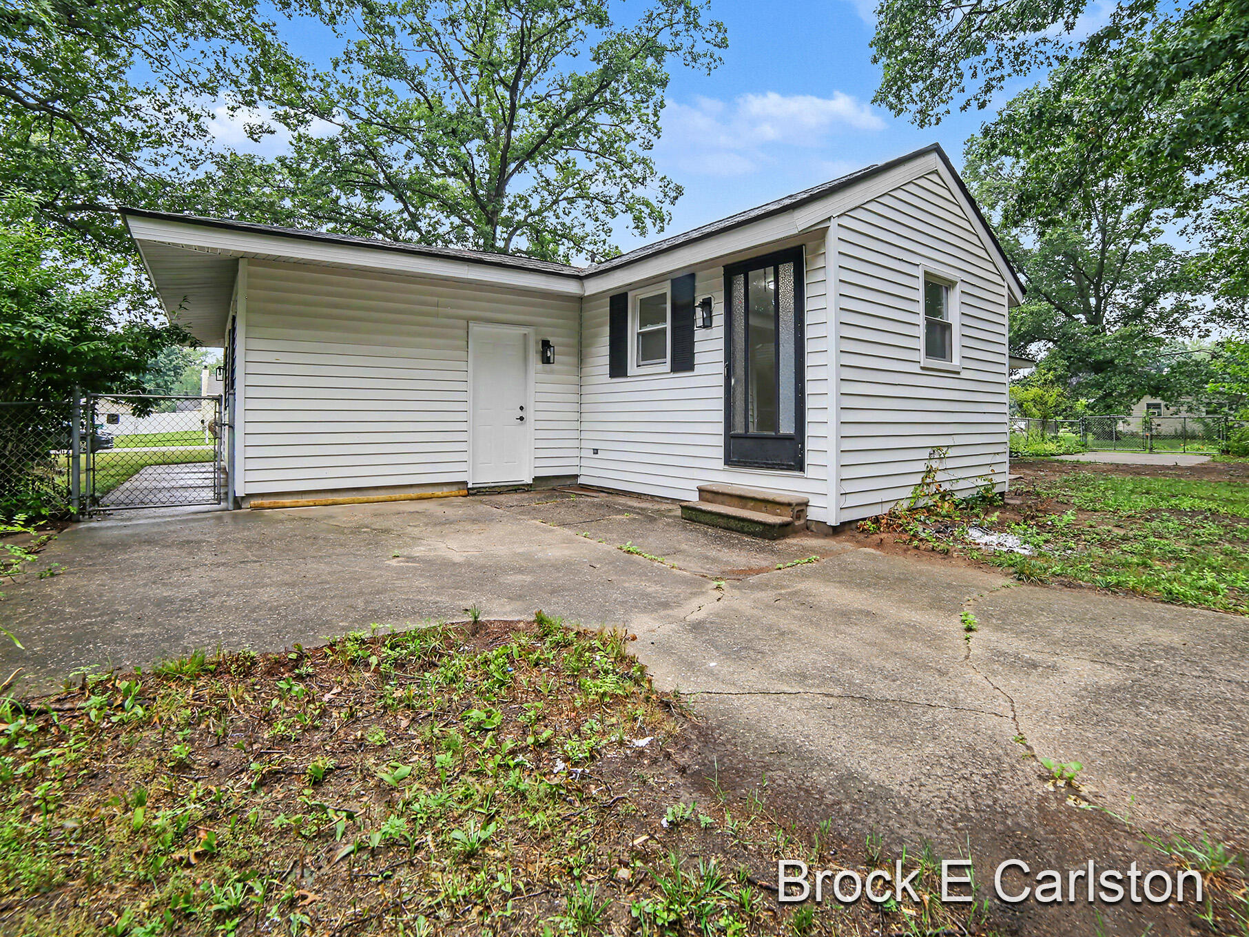 1288 Aspacia Street Muskegon MI 49445