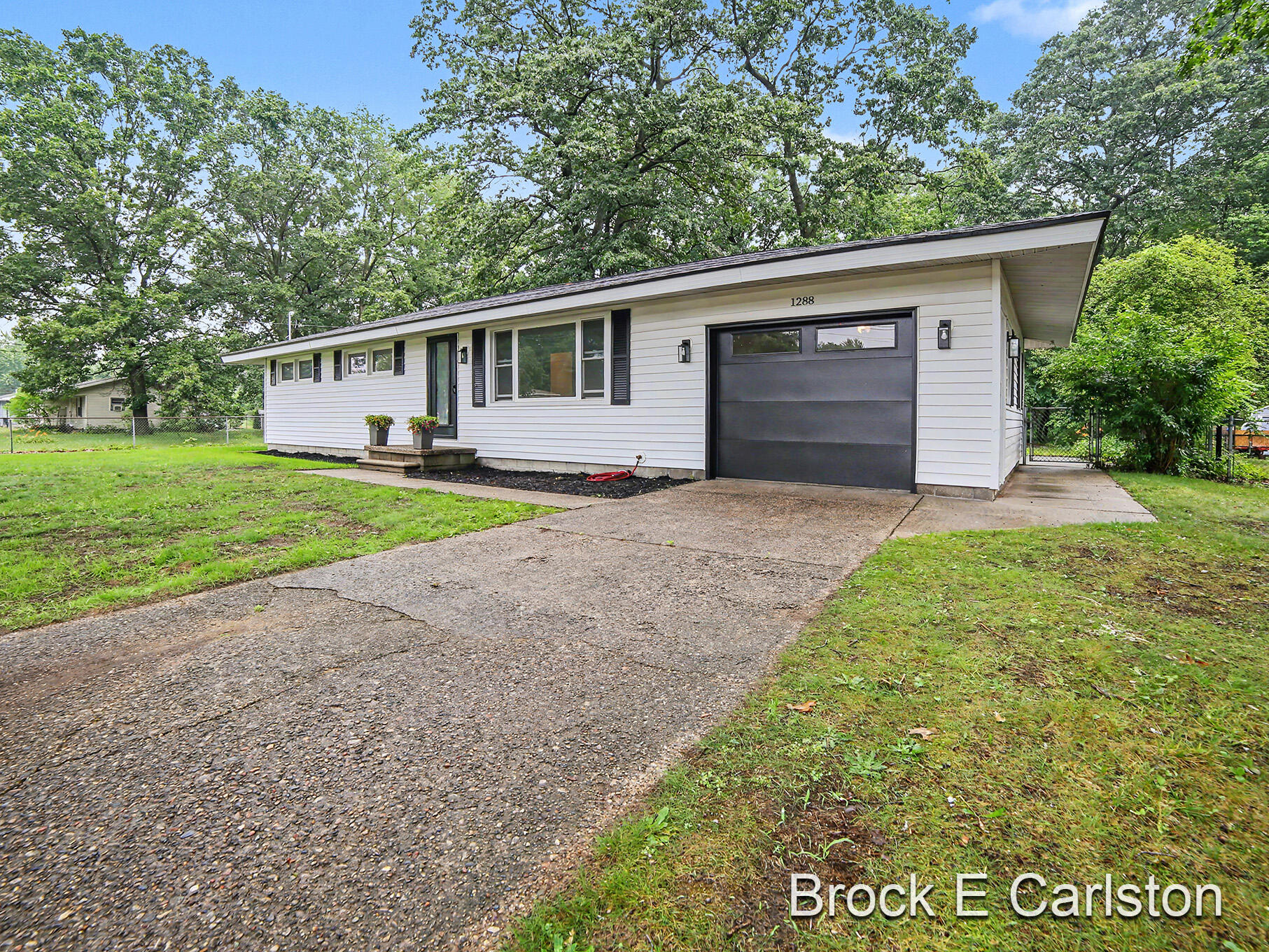 1288 Aspacia Street Muskegon MI 49445