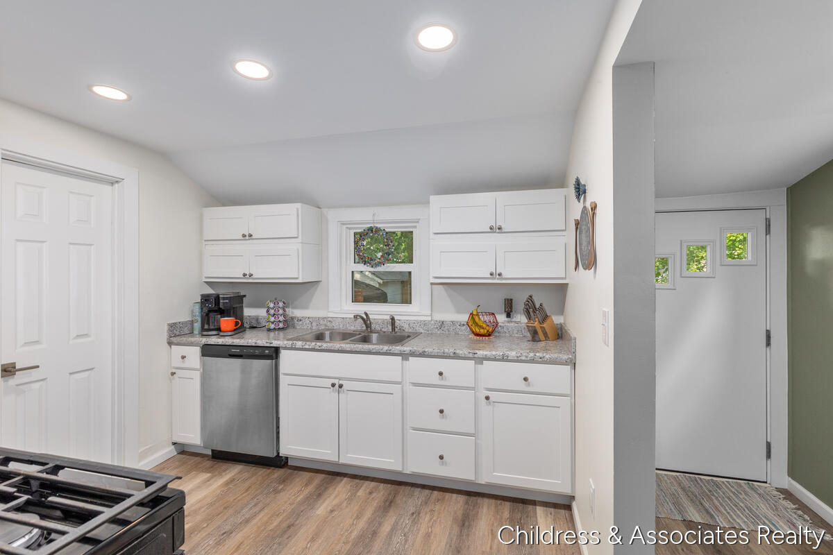 1108 Widdicomb Avenue NW Grand Rapids MI 49504