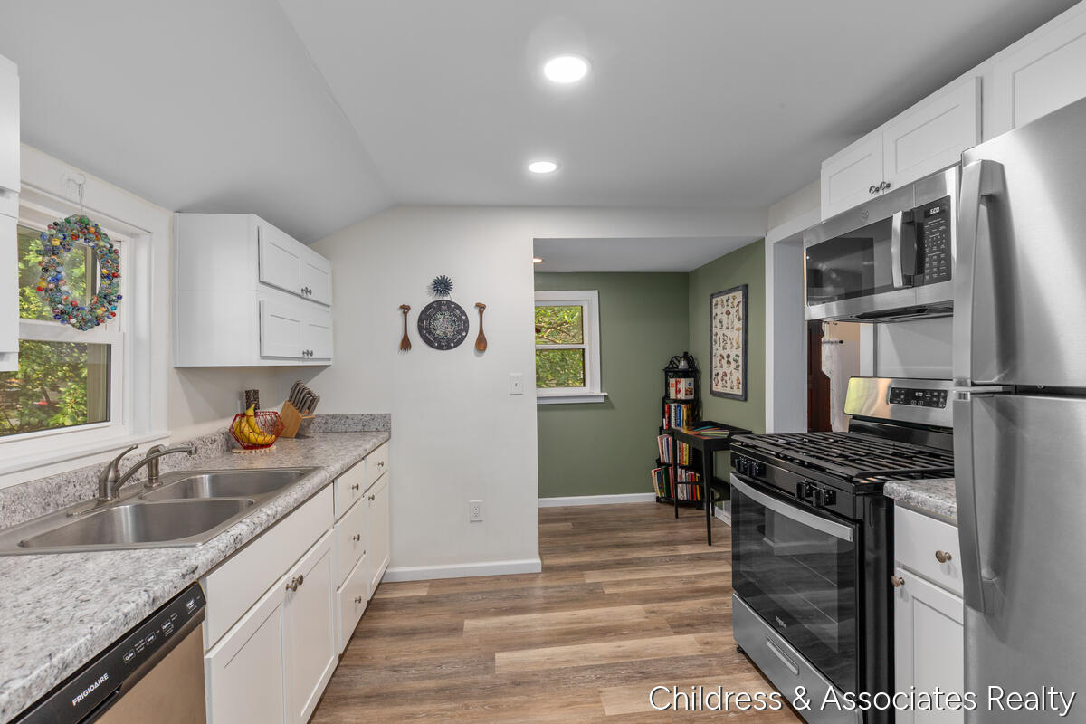 1108 Widdicomb Avenue NW Grand Rapids MI 49504