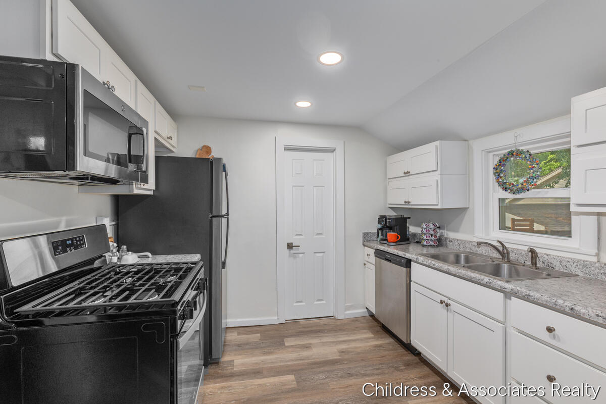 1108 Widdicomb Avenue NW Grand Rapids MI 49504