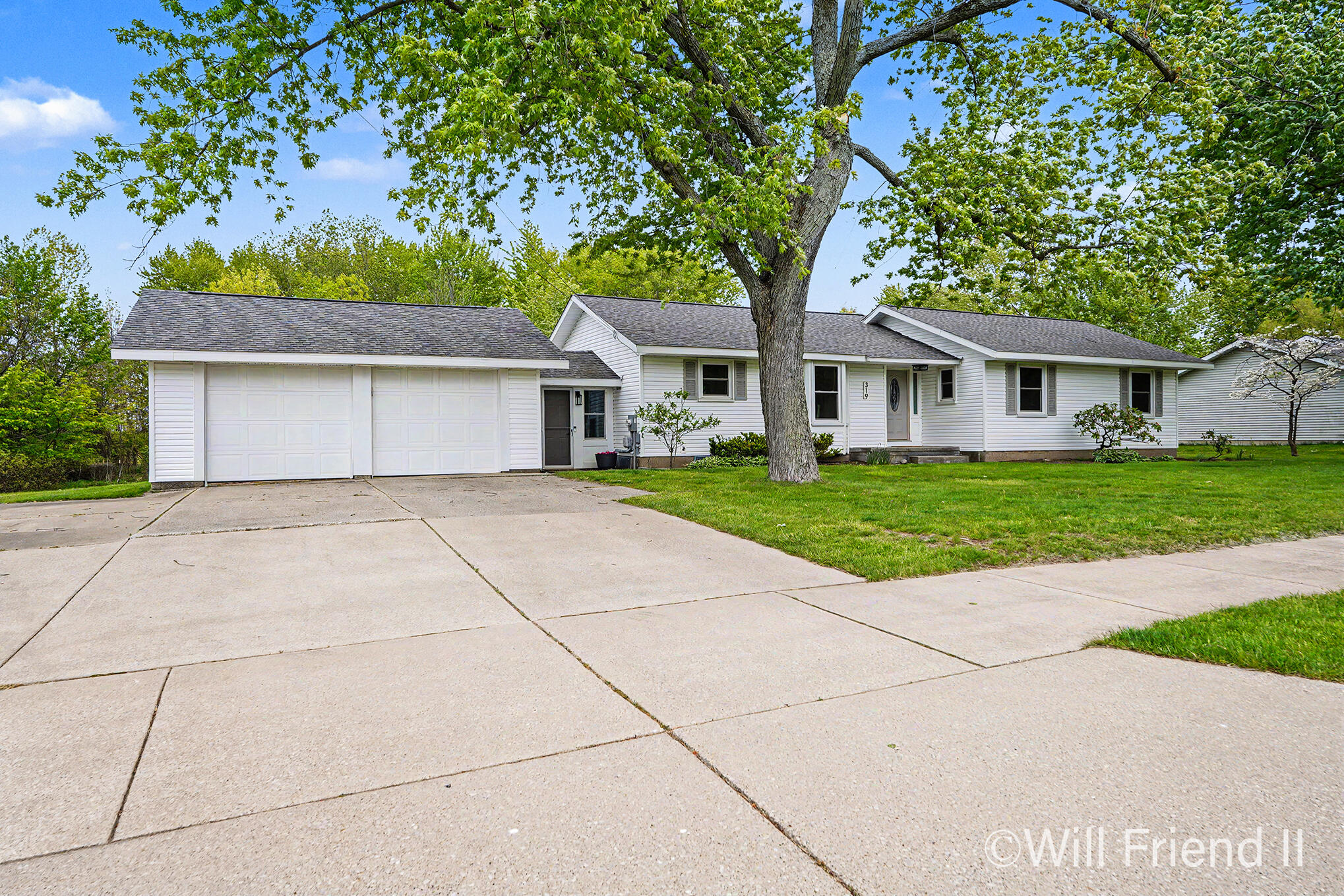 319 Country Club Road Holland MI 49424