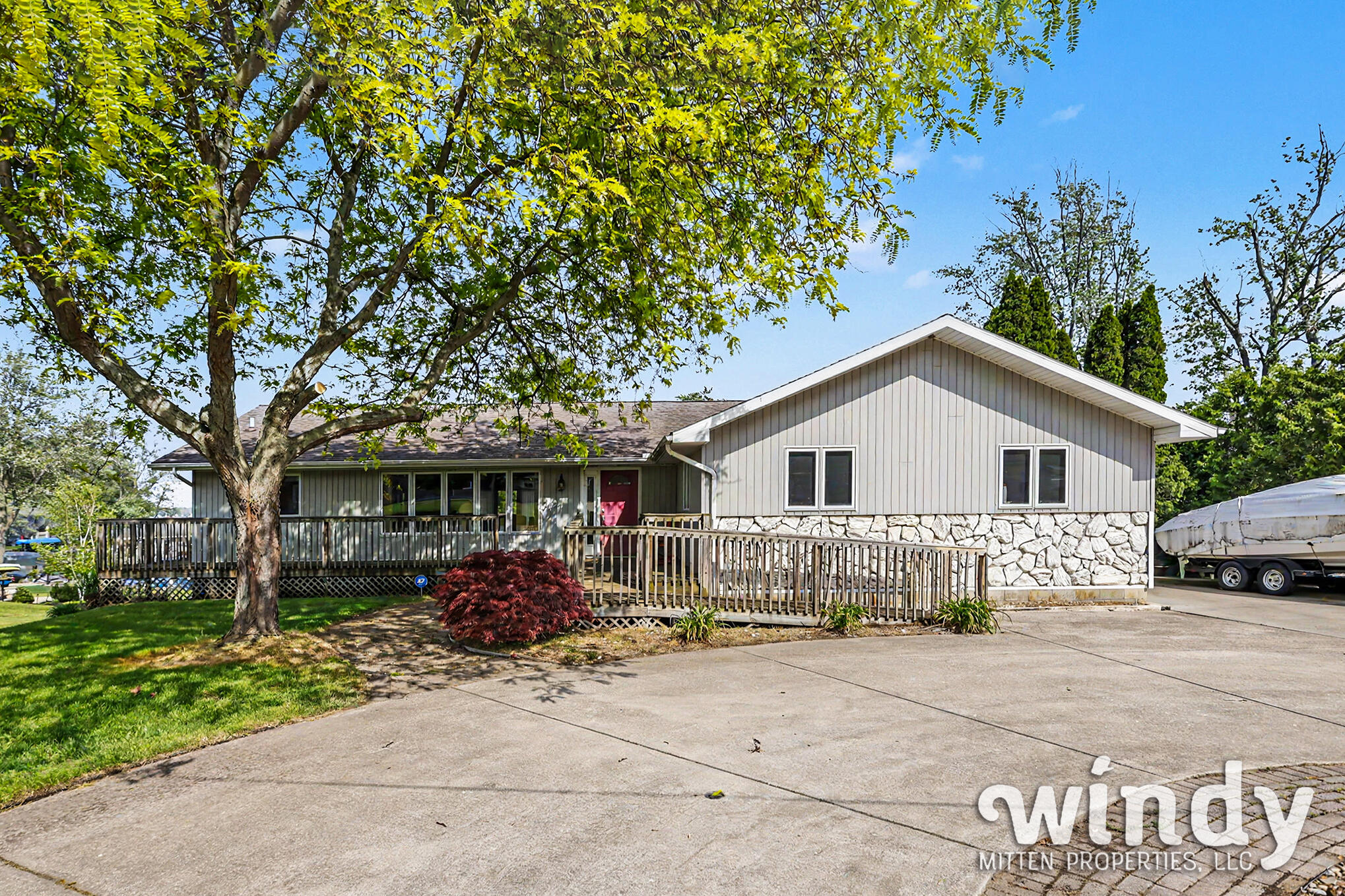 5005 Shoreview Drive Coloma MI 49038