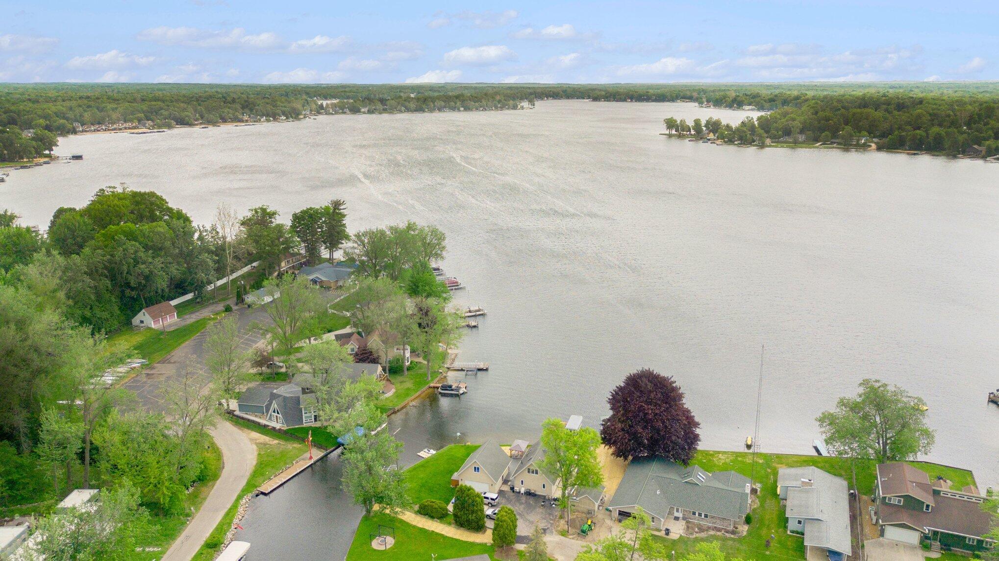 5005 Shoreview Drive Coloma MI 49038