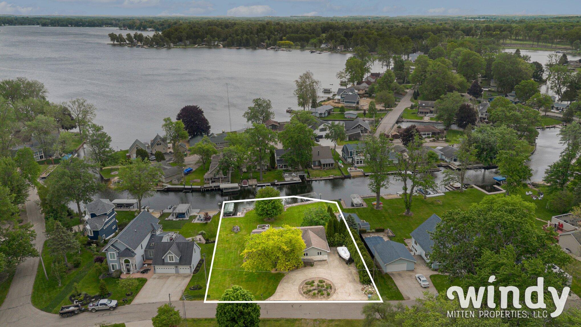 5005 Shoreview Drive Coloma MI 49038