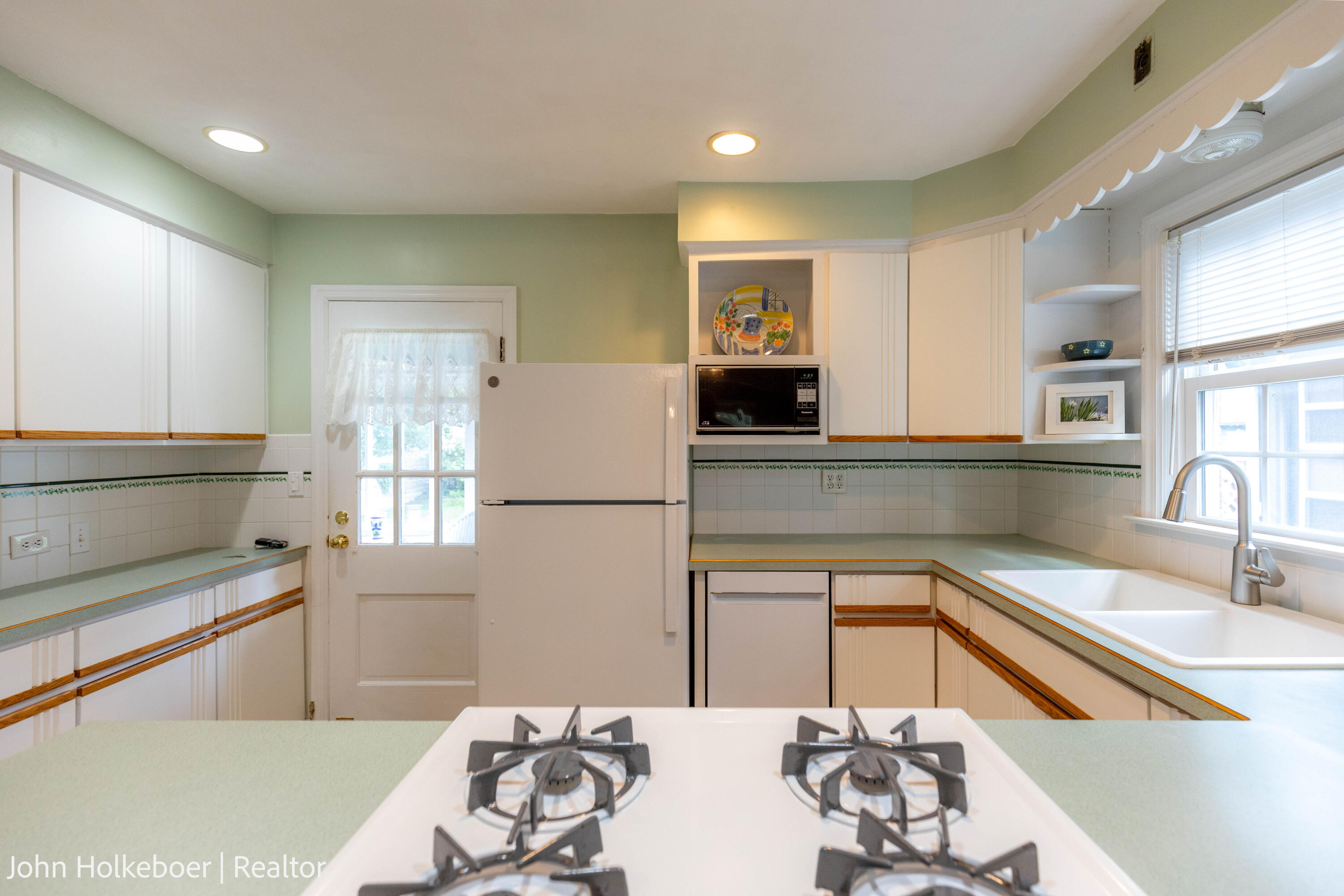 2226 College Avenue SE Grand Rapids MI 49507