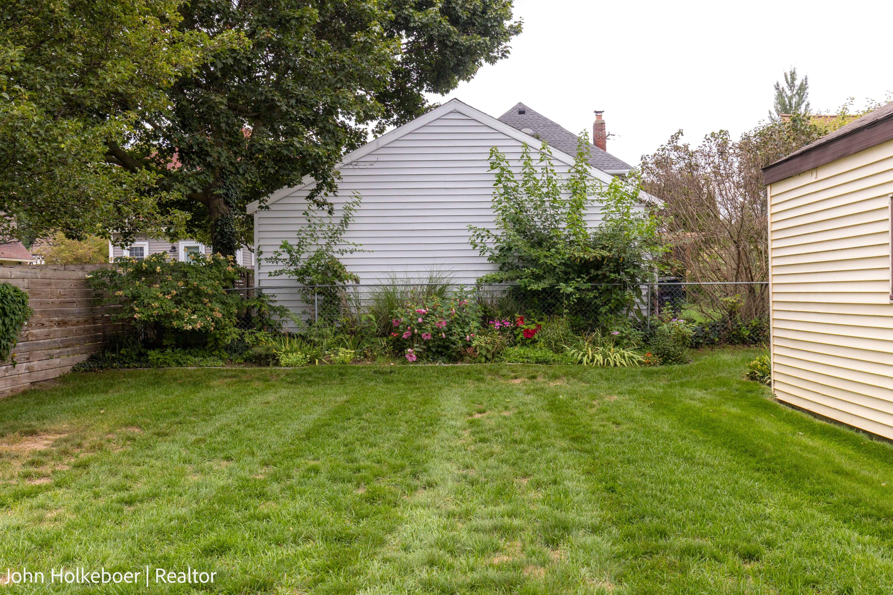2226 College Avenue SE Grand Rapids MI 49507