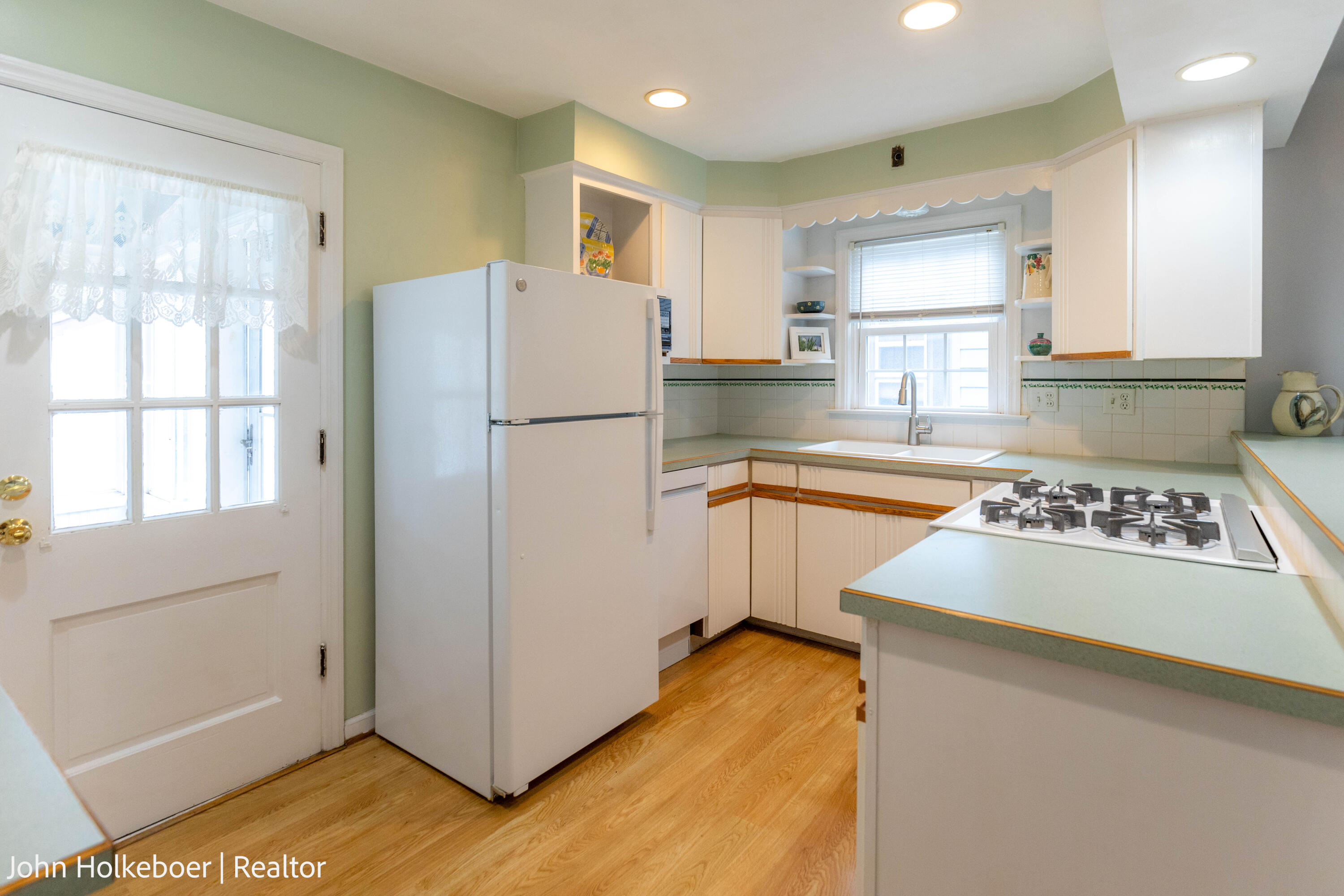 2226 College Avenue SE Grand Rapids MI 49507