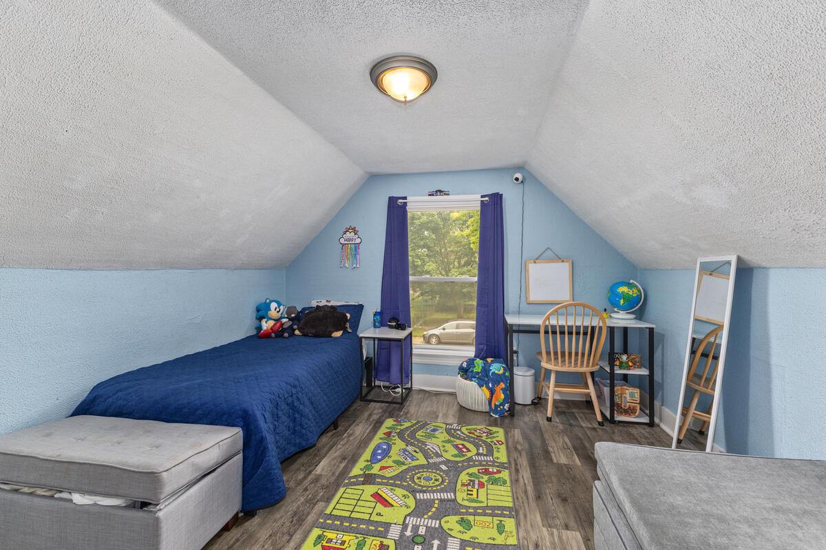 354 W 17th Street Holland MI 49423