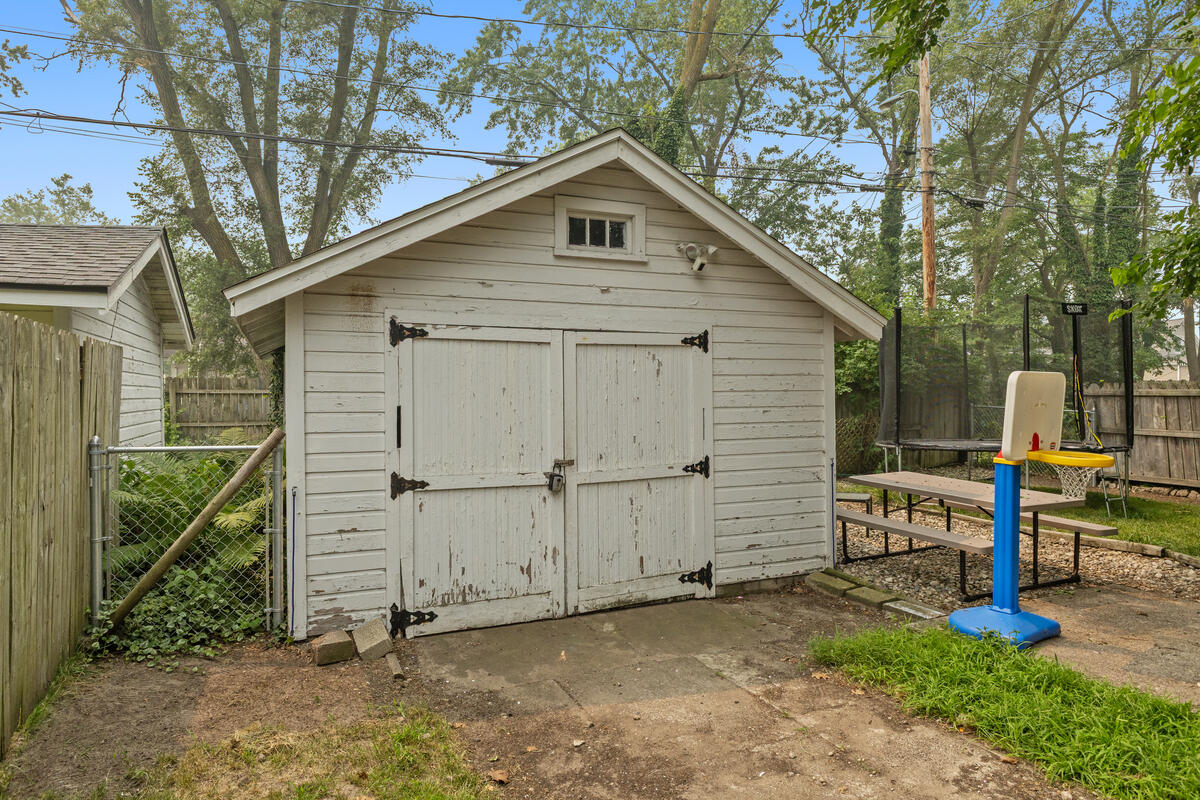 354 W 17th Street Holland MI 49423