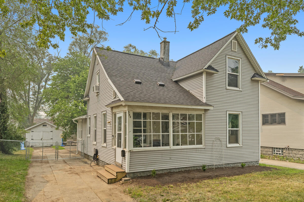 354 W 17th Street Holland MI 49423